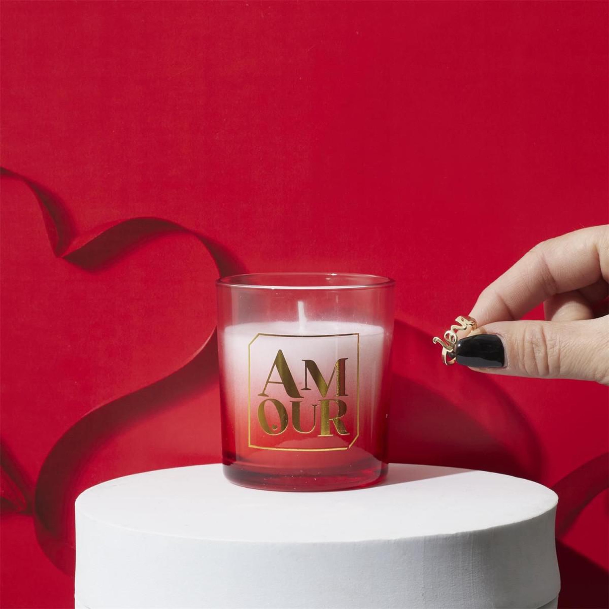 Voir la diapositive 3 : The concept Factory Bougie parfumée bijou surprise  amour  110g rêve poudré