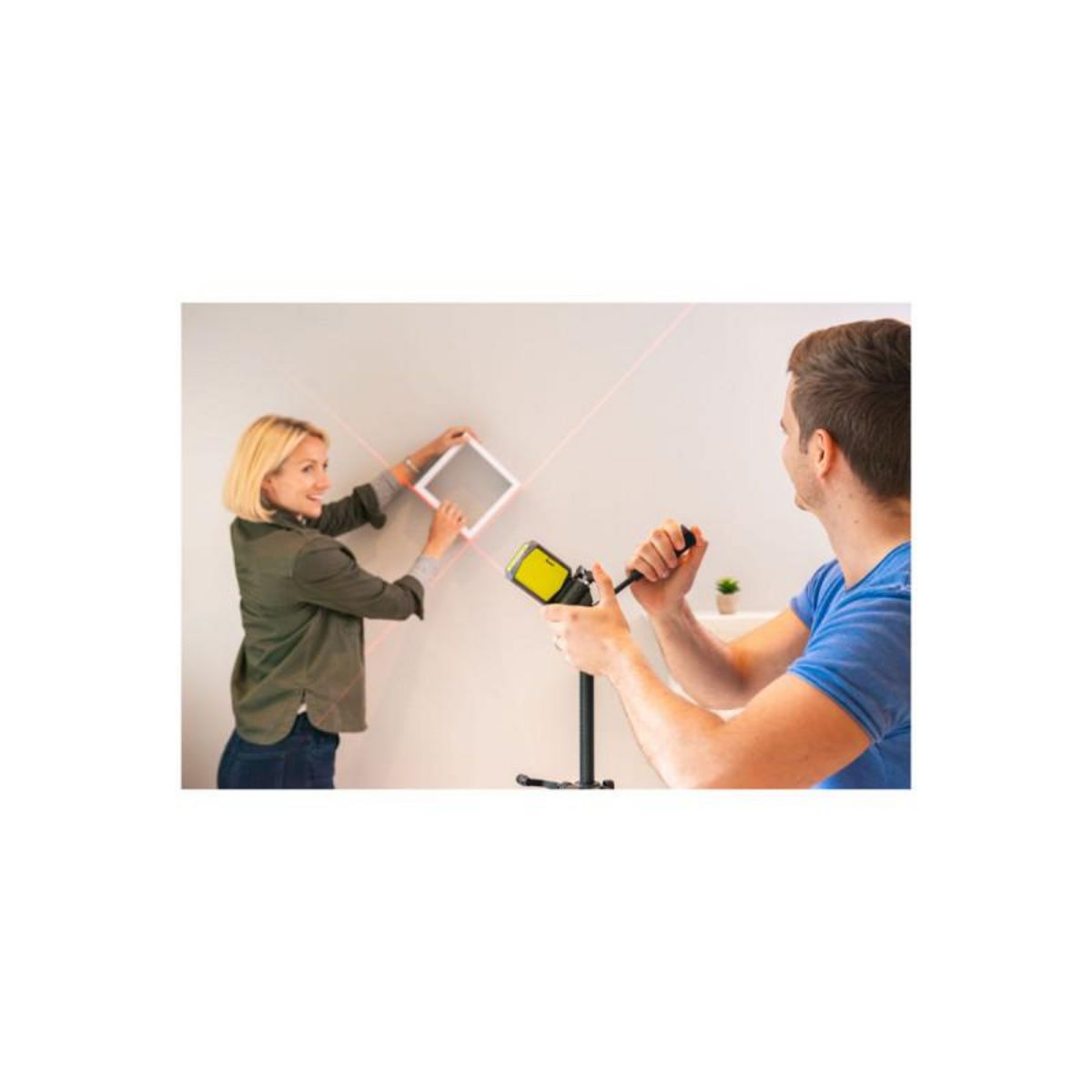 Ryobi Pack RYOBI Laser croix rouge - 10m de porté - 0,5mm de précision - RBCLLR1 - Canne télescopique - 3