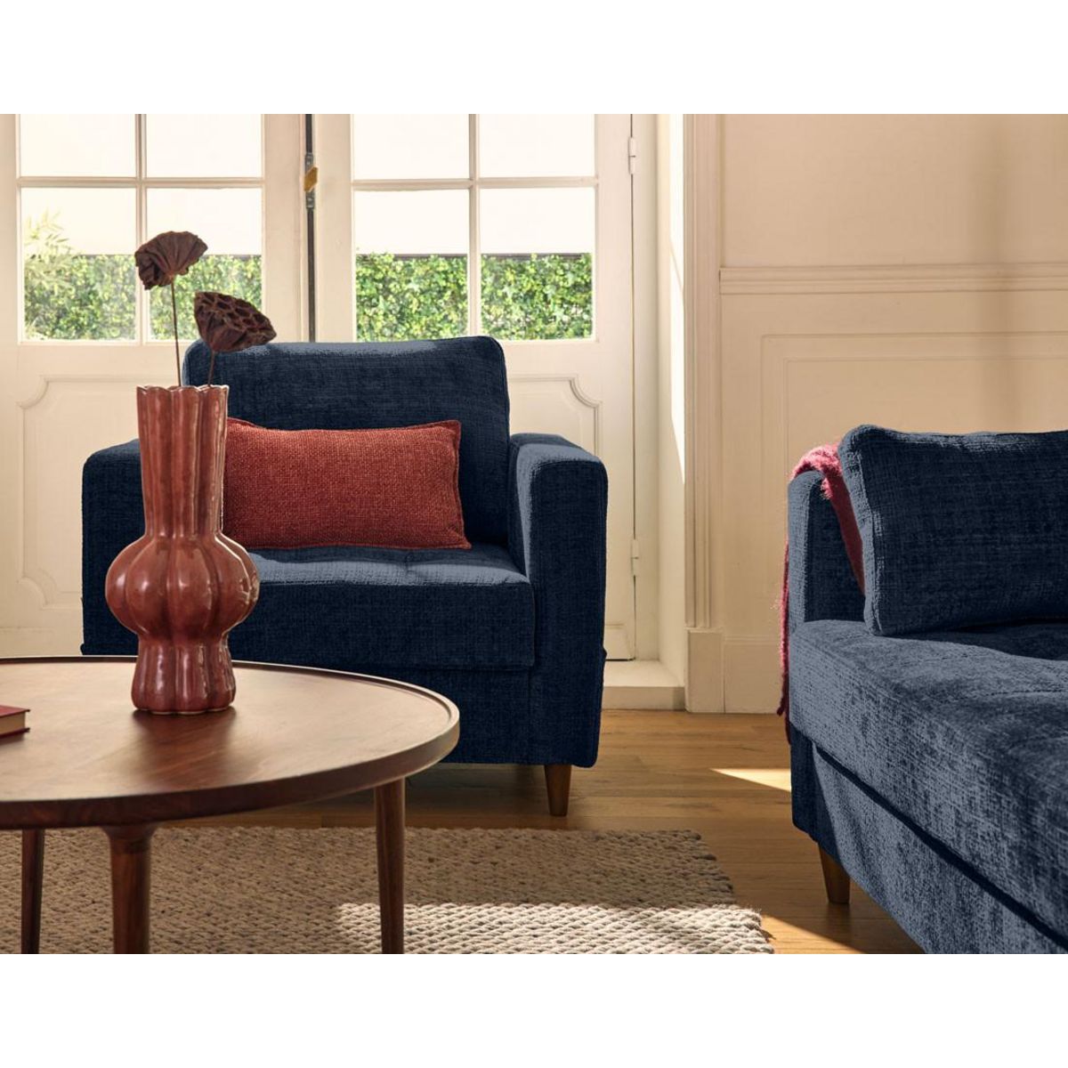 LISA DESIGN Anna - fauteuil avec poche en velours texturé - pieds en bois