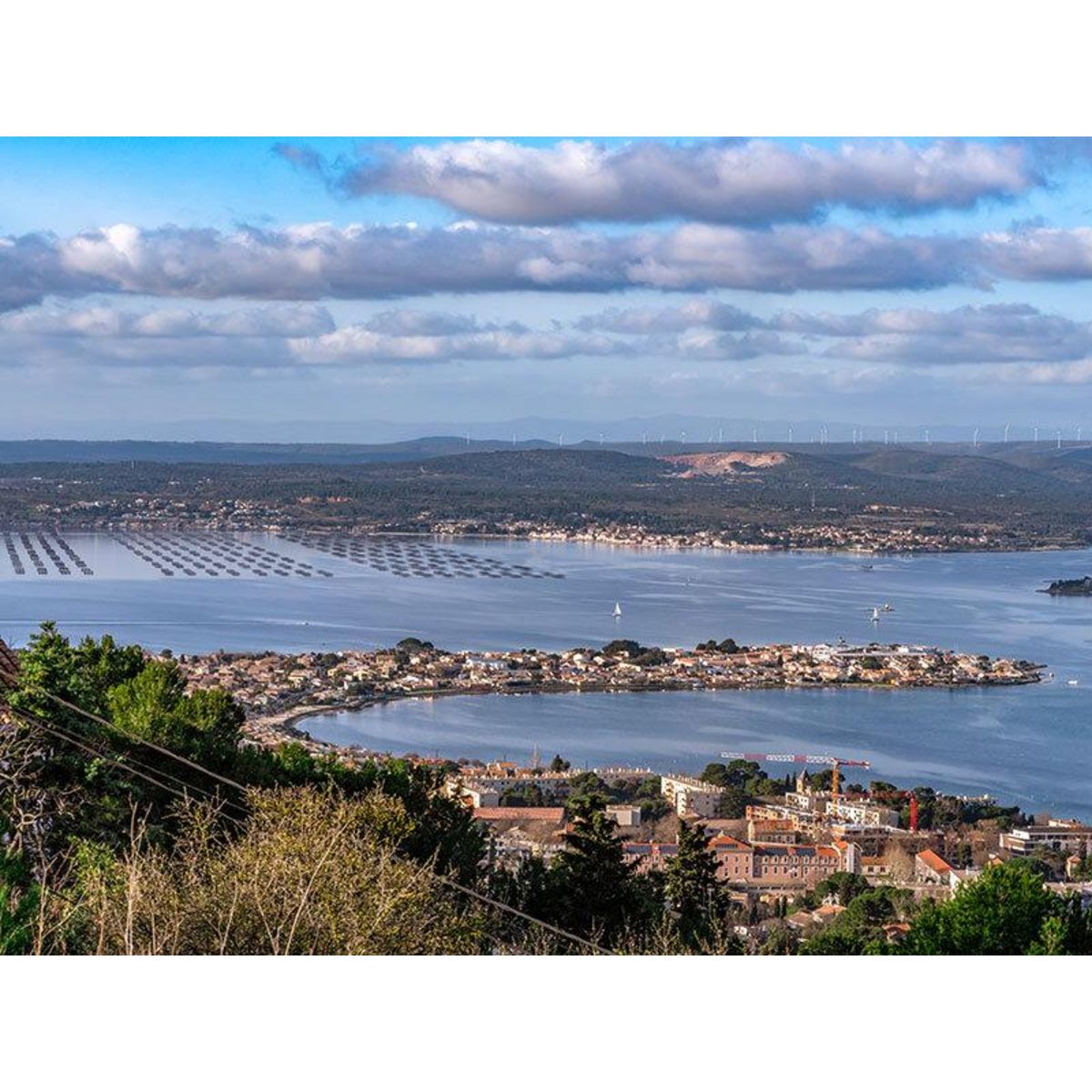 Smartbox Vol en hélicoptère de 20 min pour 2 personnes au-dessus de Sète - Coffret Cadeau Sport & Aventure