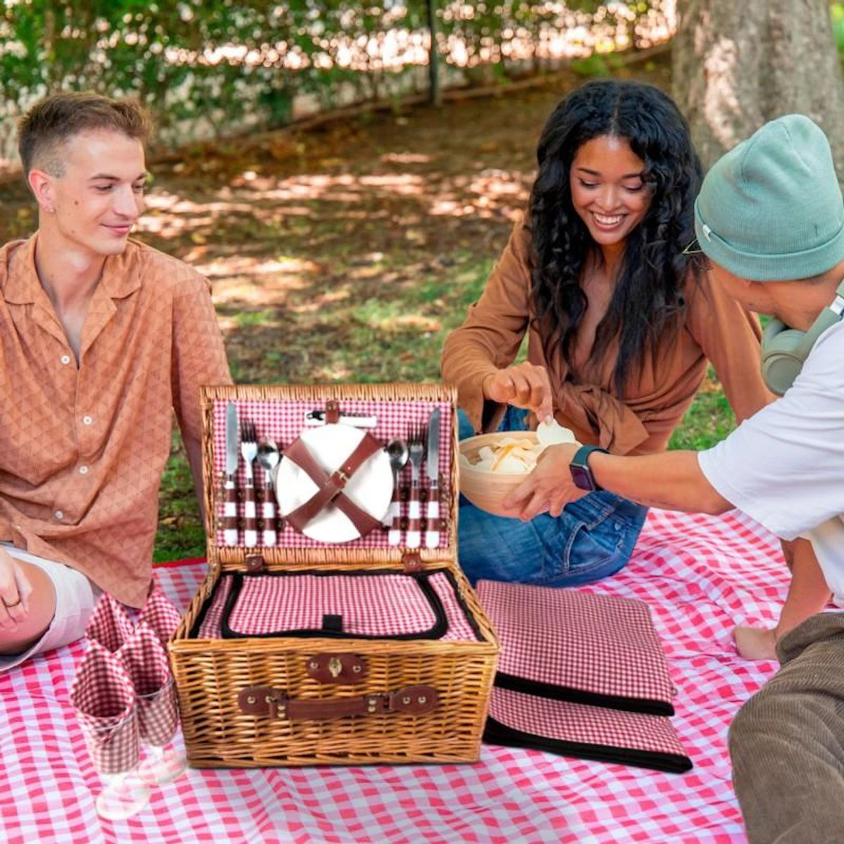 BLUMIE Set de pique-nique complet 4 personnes en osier naturel avec sac isotherme