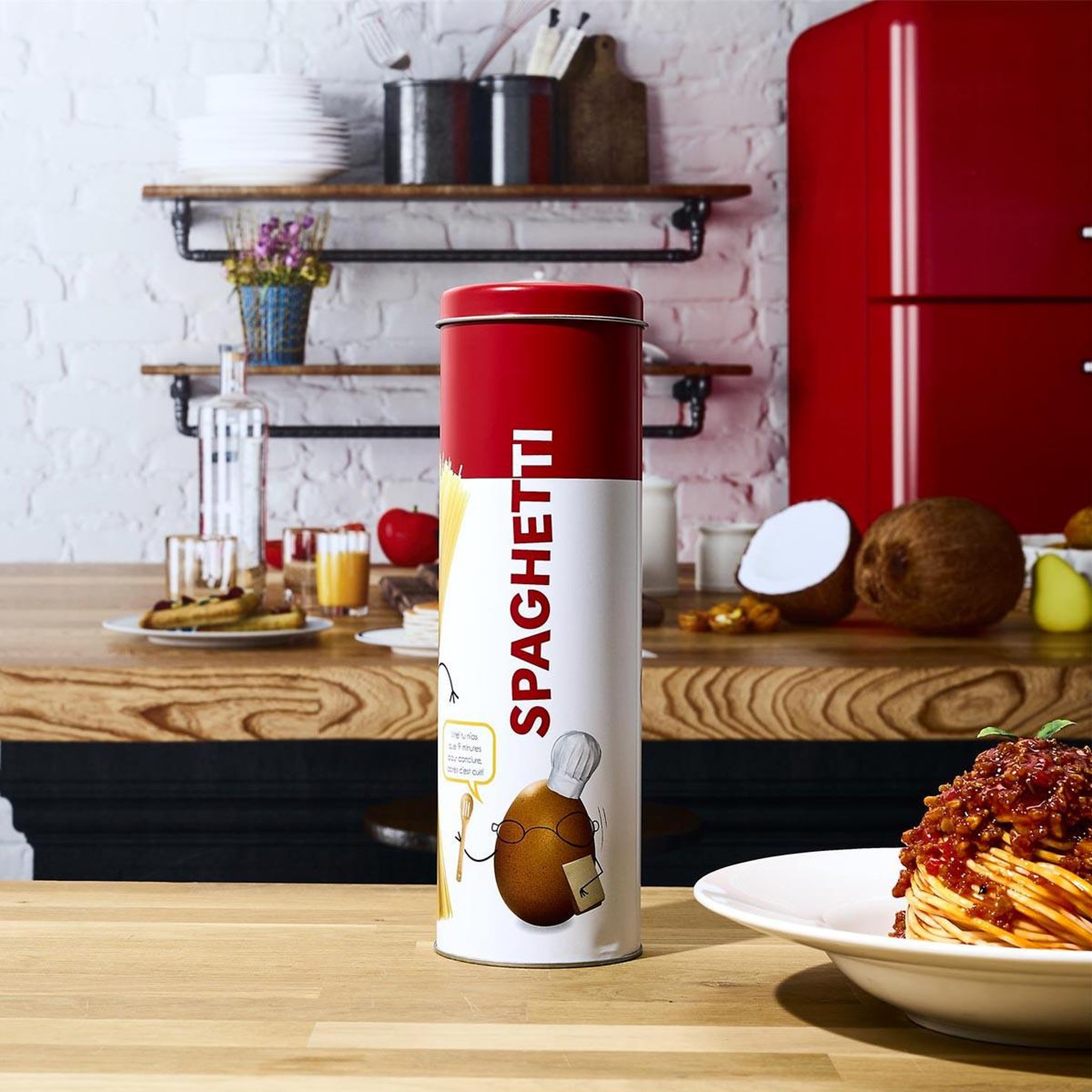 Voir la diapositive 4 : COOK CONCEPT Boîte à spaghettis en métal  ludique  27cm rouge
