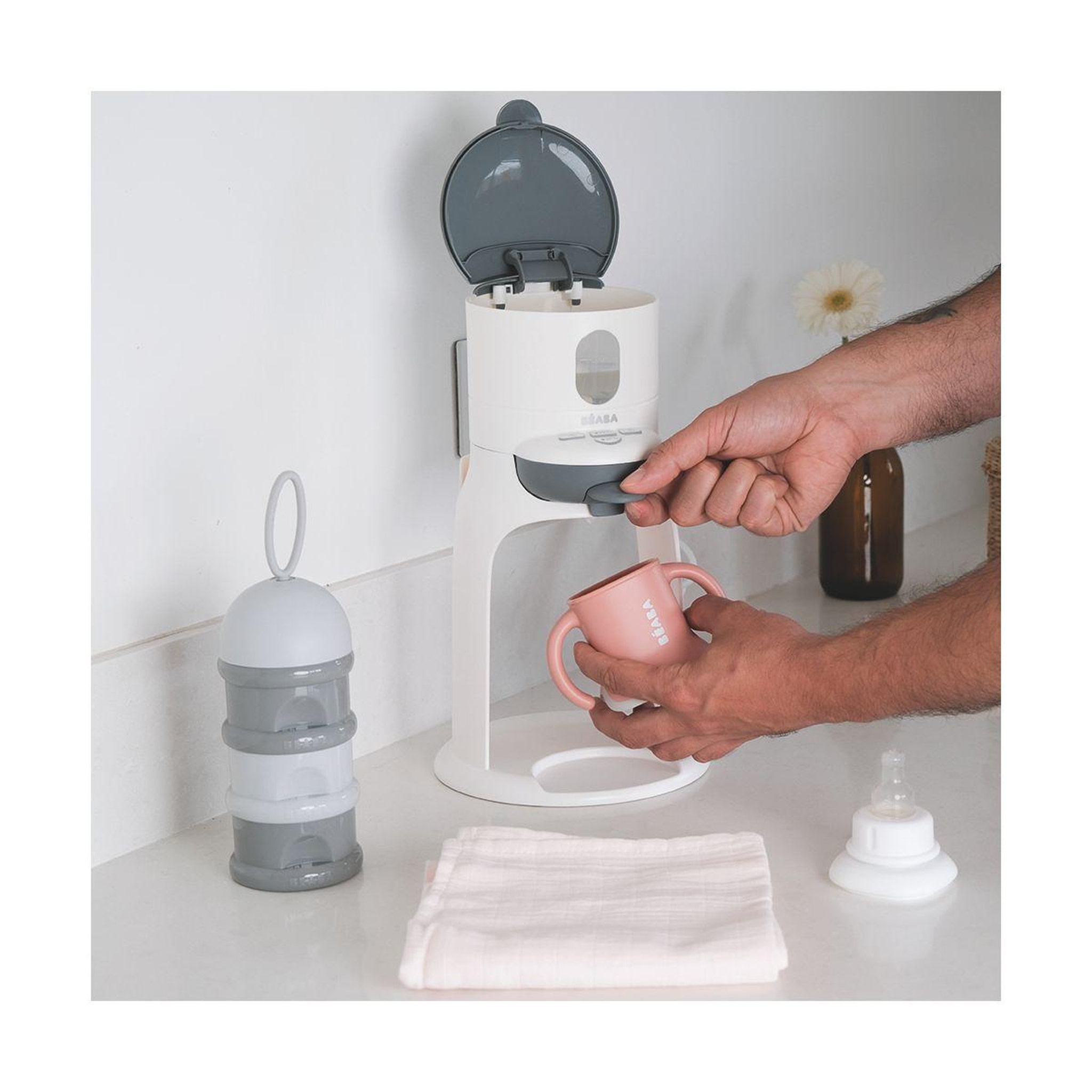 Voir la diapositive 5 : BEABA Préparateur biberon bib expresso new white/grey