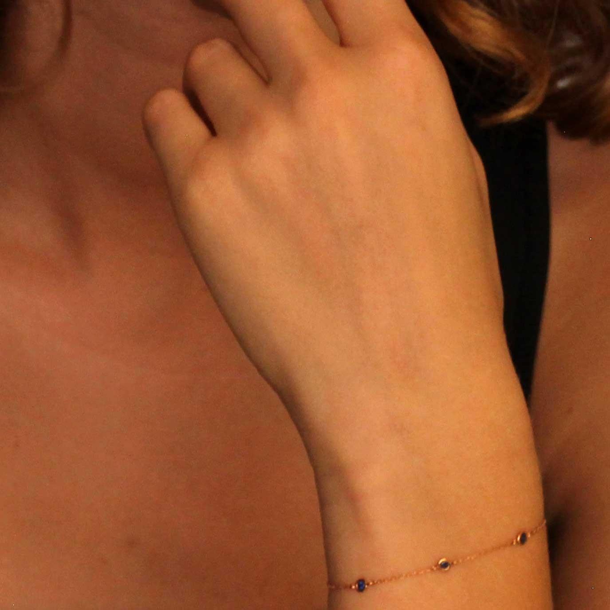 Voir la diapositive 2 : L'ATELIER D'AZUR Bracelet Or Rose et Saphirs Bleus
