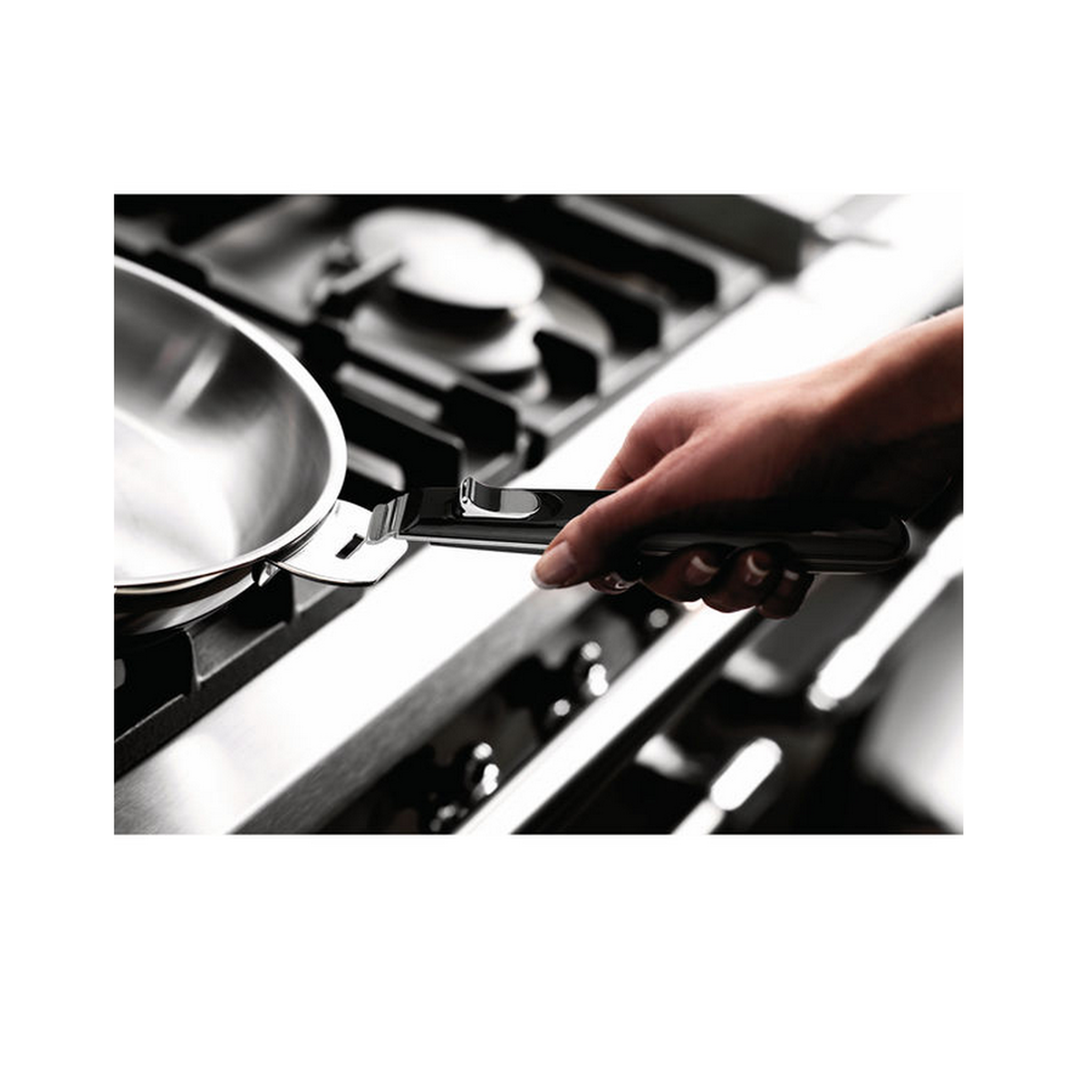 Voir la diapositive 3 : Lagostina Sauteuse inox 26cm + couvercle - 012138031826