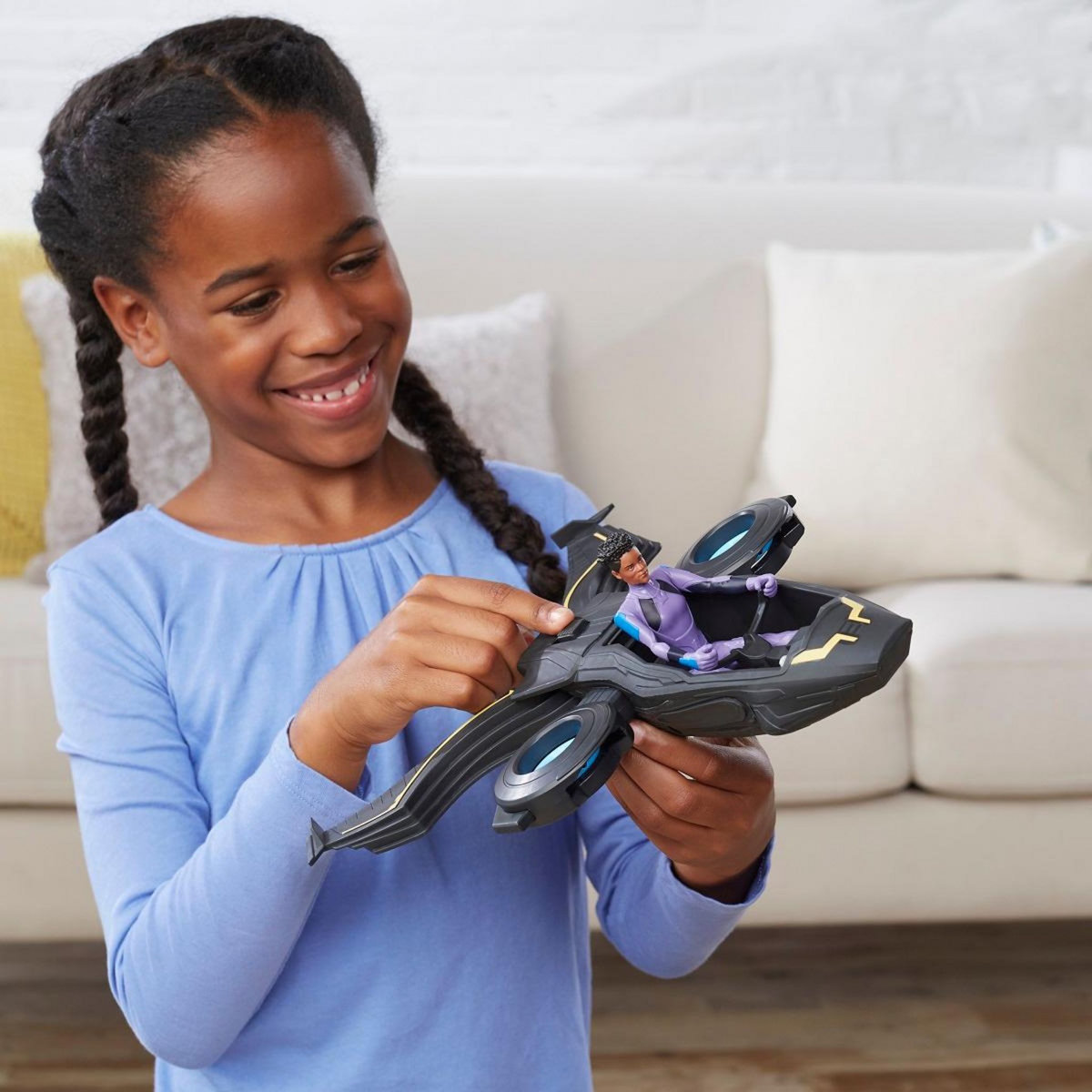 HASBRO Figurine 15 cm + véhicule Black Panther 