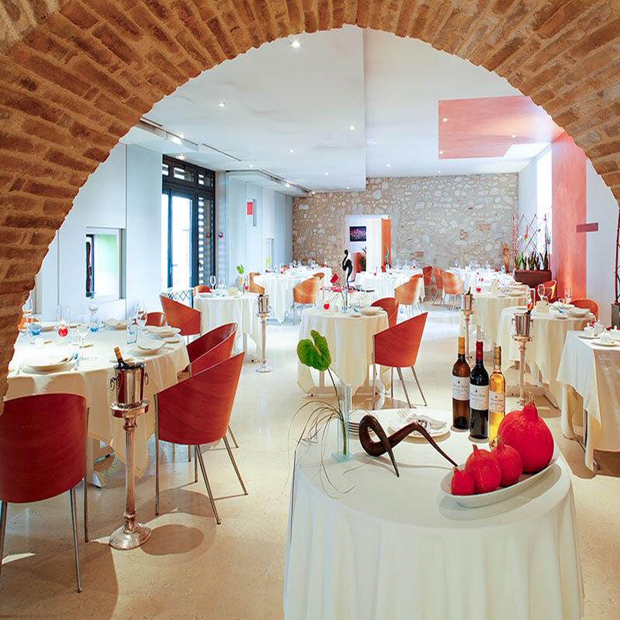 Voir la diapositive 3 : Smartbox Séjour de 2 jours en suite dans un château 4* avec dîner et dégustation de vins près de gaillac - coffret cadeau séjour