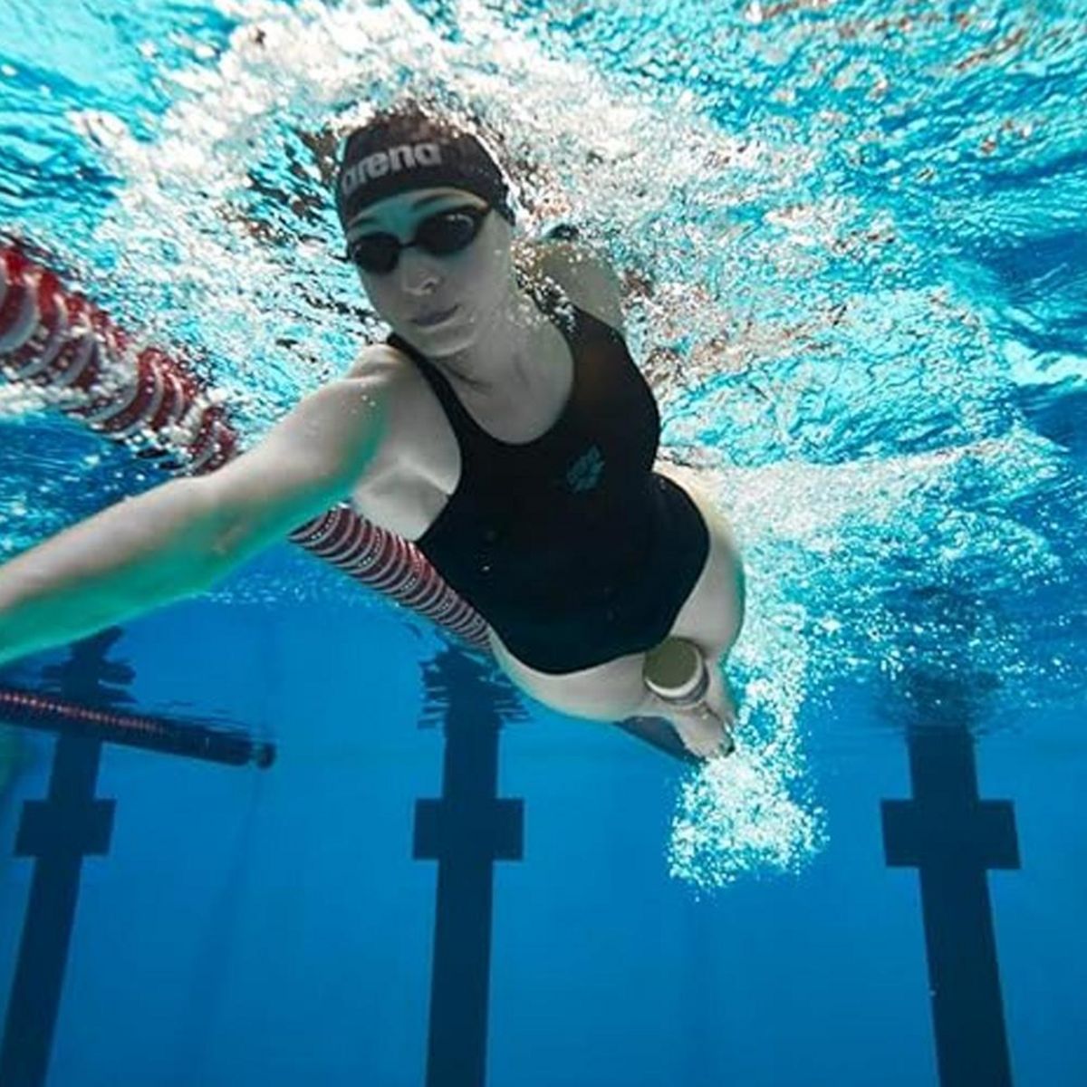 ARENA Bouée de traction Noir/ Arena  Freeflow Pullbuoy