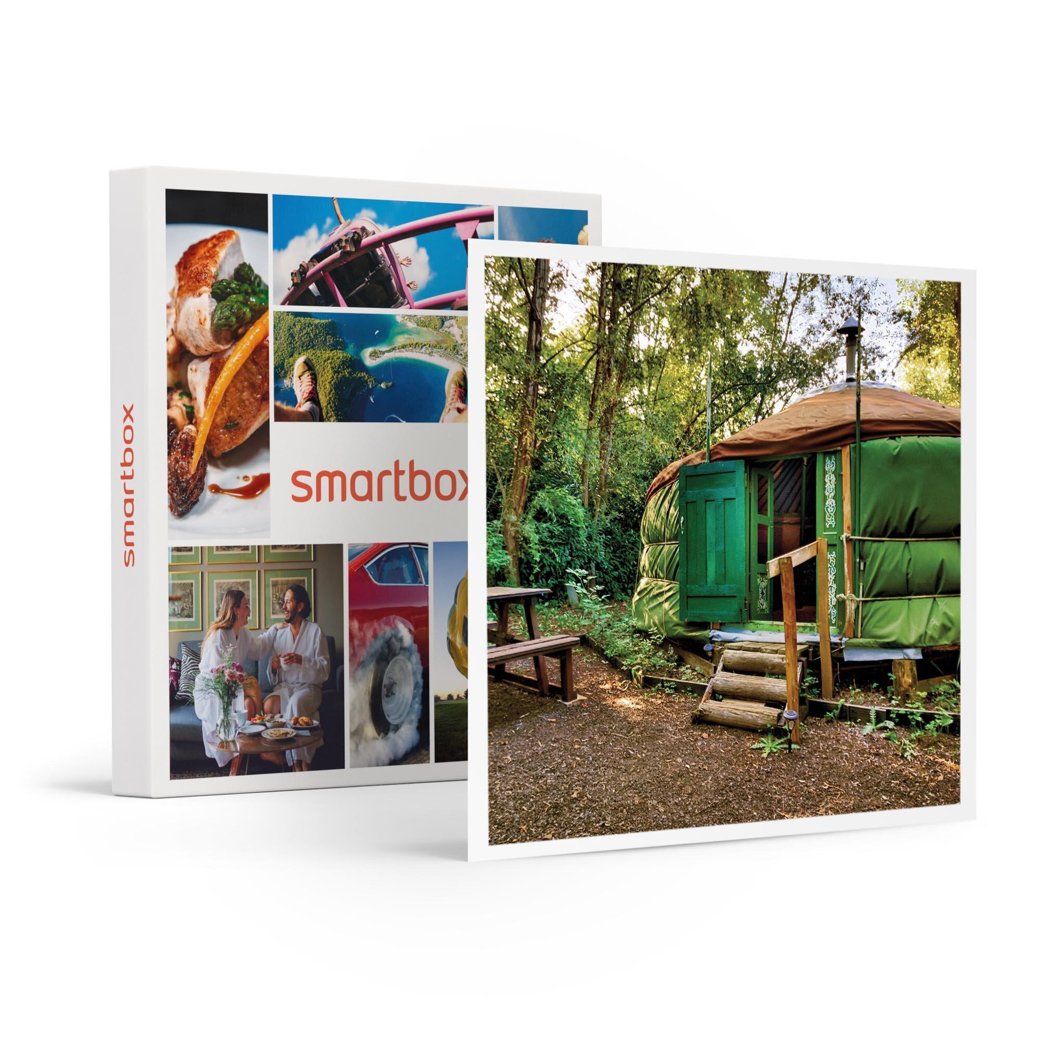 Voir la diapositive 1 : Smartbox Séjour en famille de 3 jours en yourte avec séance de bain bouillonnant près du Puy-en-Velay - Coffret Cadeau Séjour