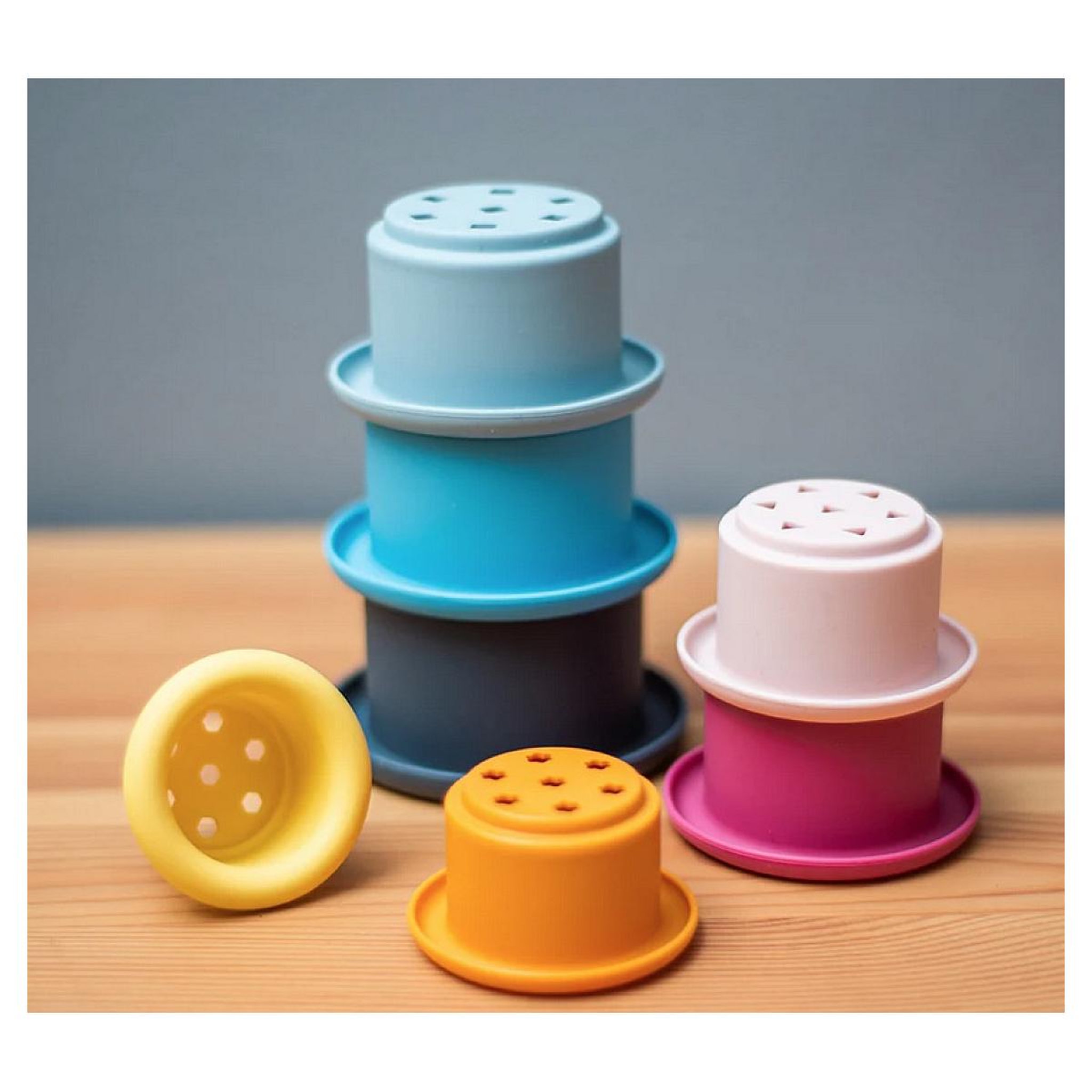 Voir la diapositive 2 : BIGJIGS jeu de tasses empillables