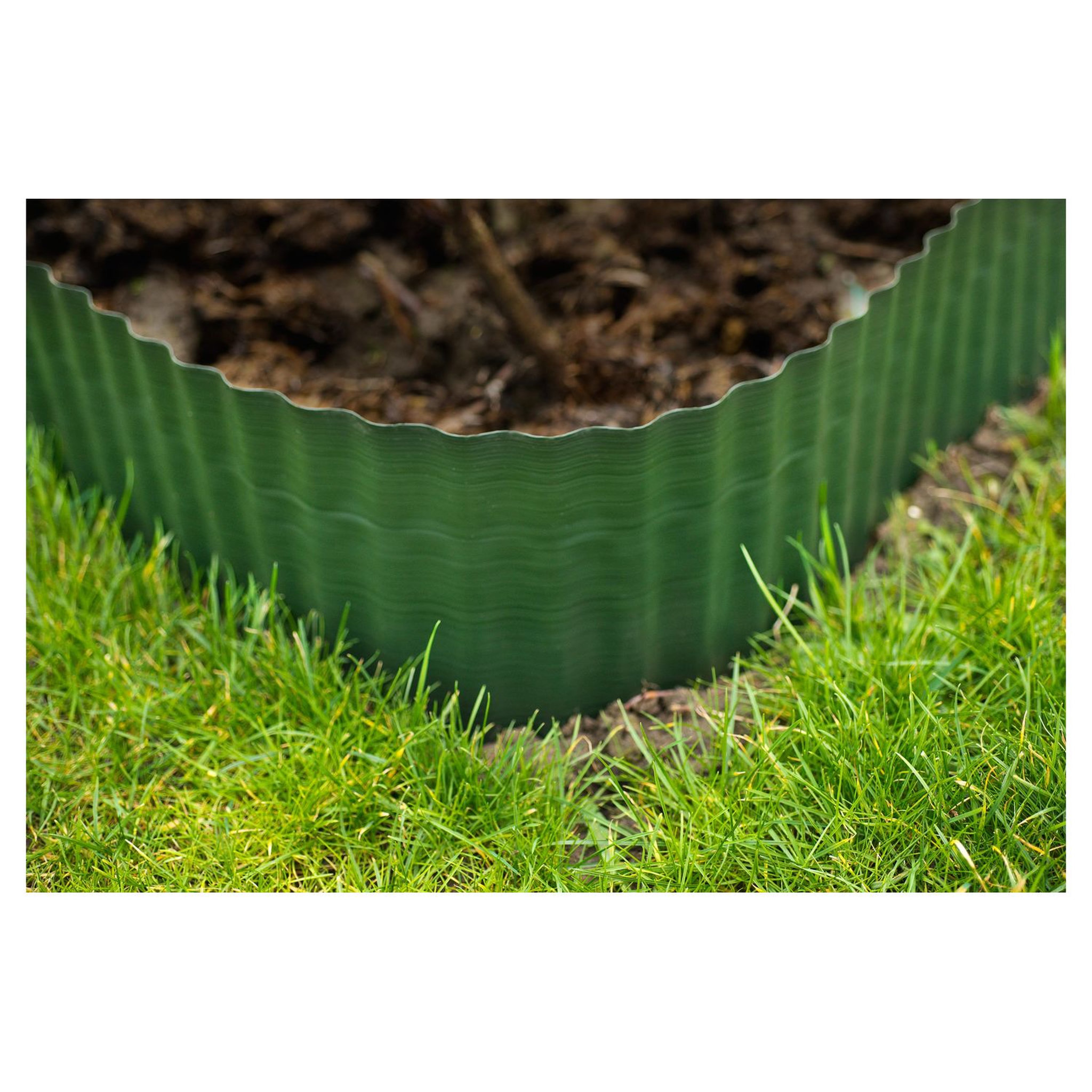 Voir la diapositive 3 : NATURE Bordure à gazon PVC vert - H15 cm x 9 m