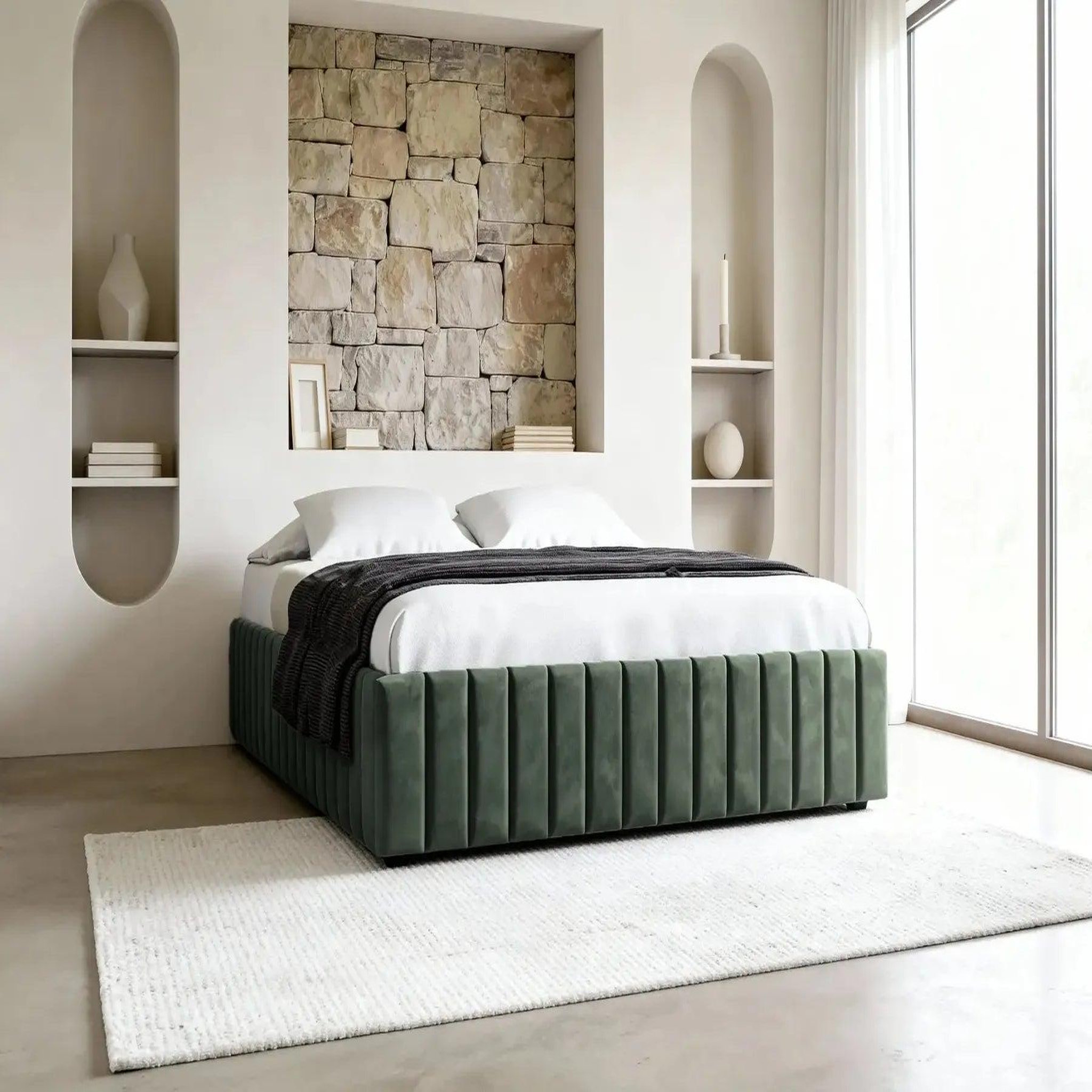 Voir la diapositive 3 : CASANOVA PARIS Elena - lit coffre tissu velours 140x200cm beige