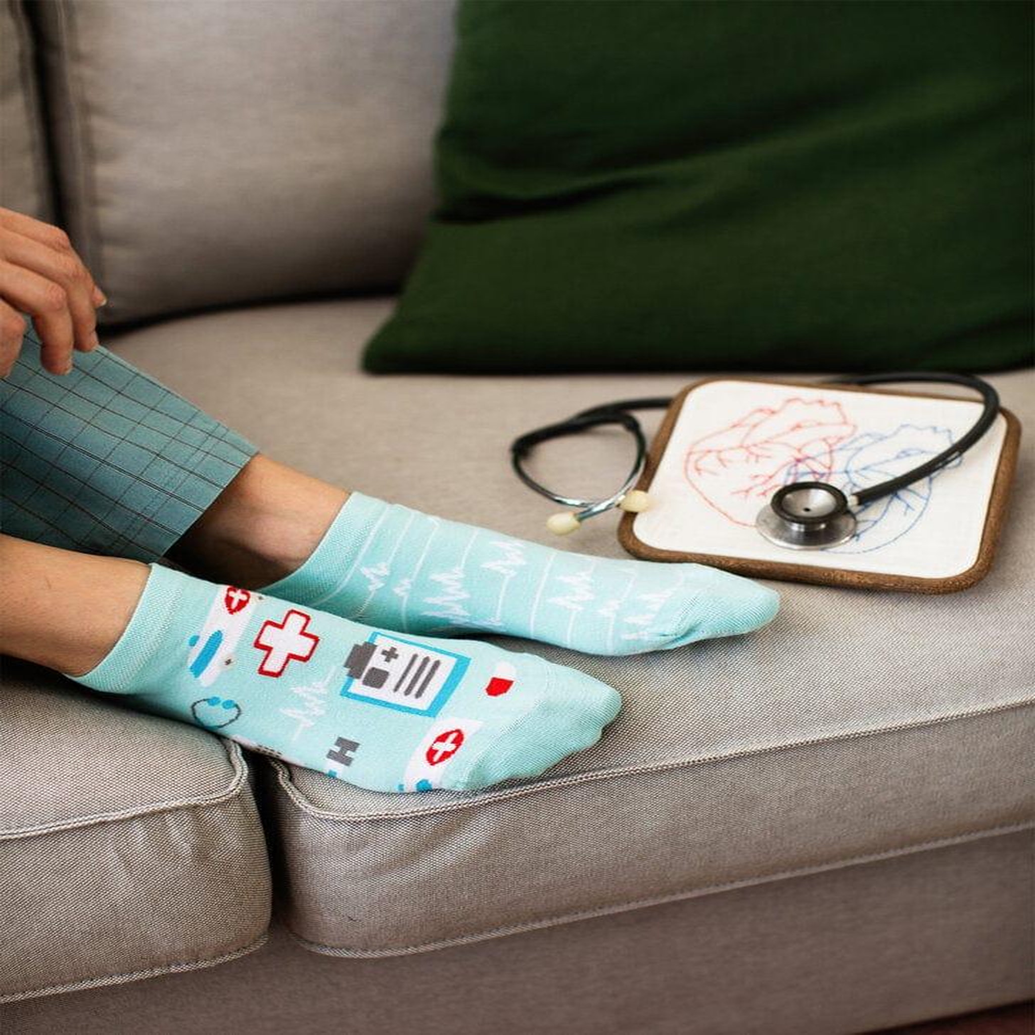Voir la diapositive 5 : DEDOLES Socquettes médecine et ecg