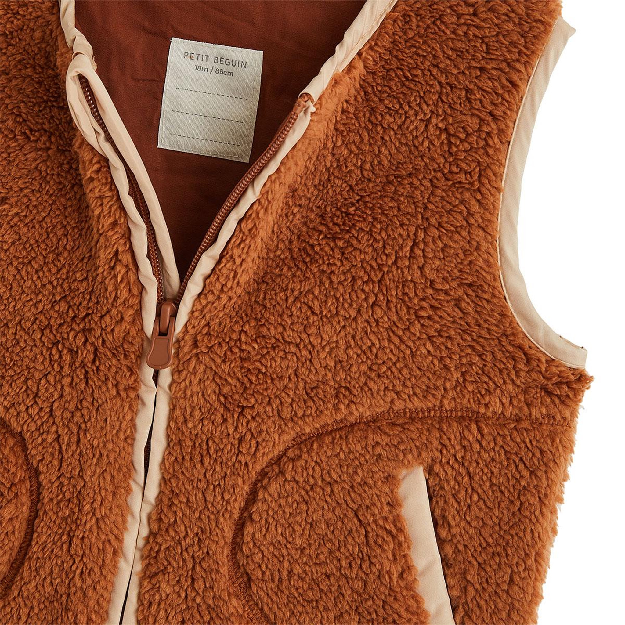 Voir la diapositive 3 : PETIT BEGUIN Veste sans manches enfant en sherpa moka