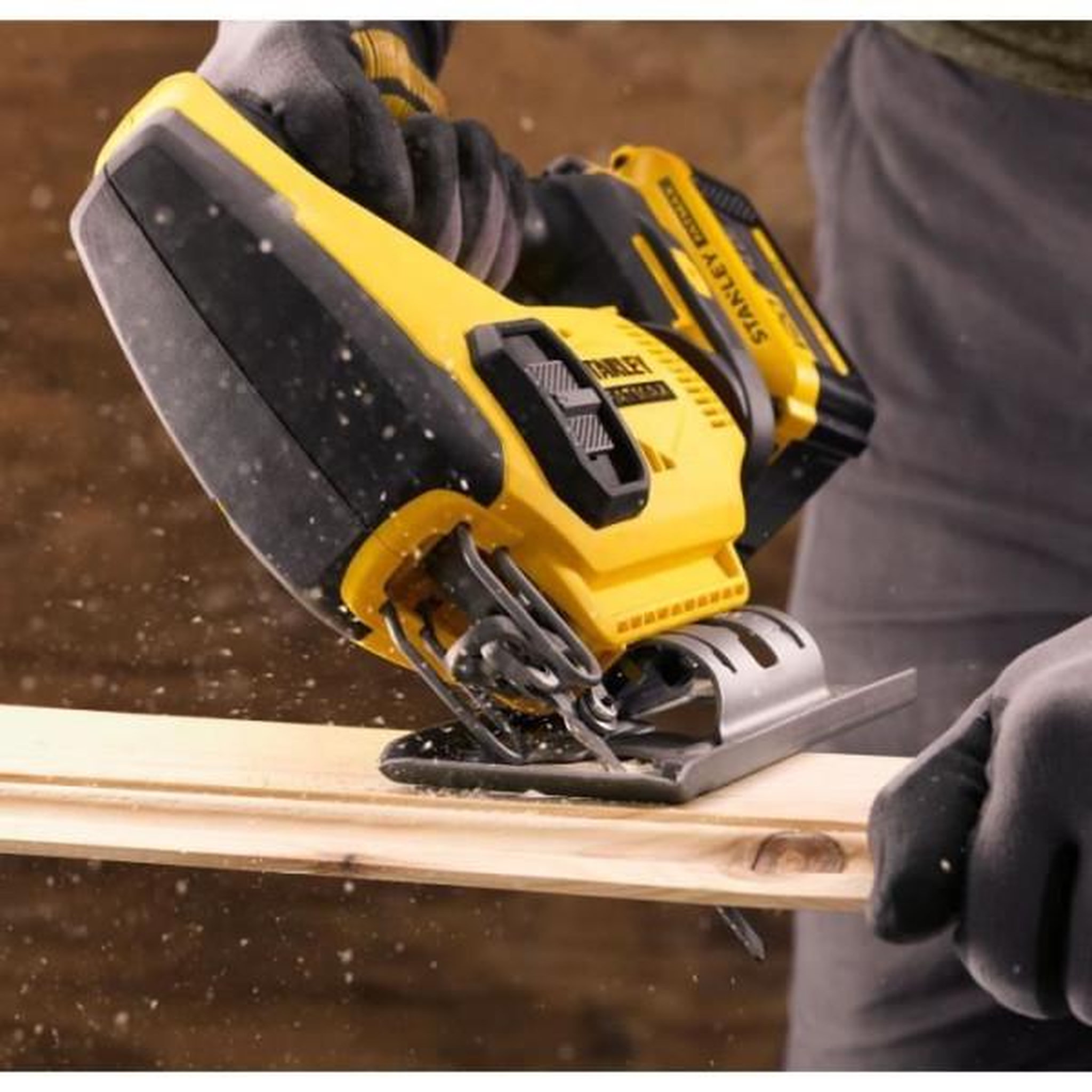 Voir la diapositive 2 : STANLEY FATMAX Scie Sauteuse - STANLEY FATMAX V20 - SFMCS600M2K-QW - Lithium 18V - 2 Batteries 4Ah