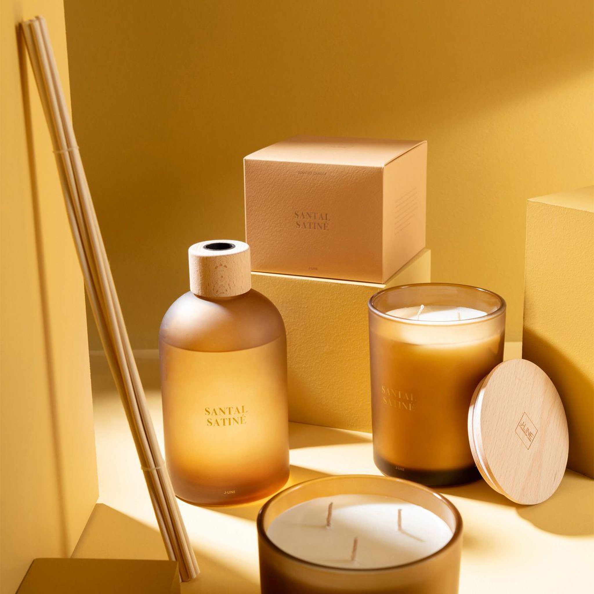Voir la diapositive 5 : J-LINE Diffuseur de parfum  accords essentiels  550ml santal satiné