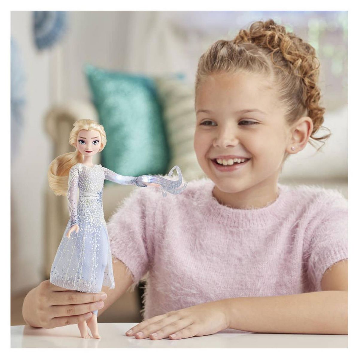 HASBRO Poupée Elsa son et lumière - Reine des neiges 2