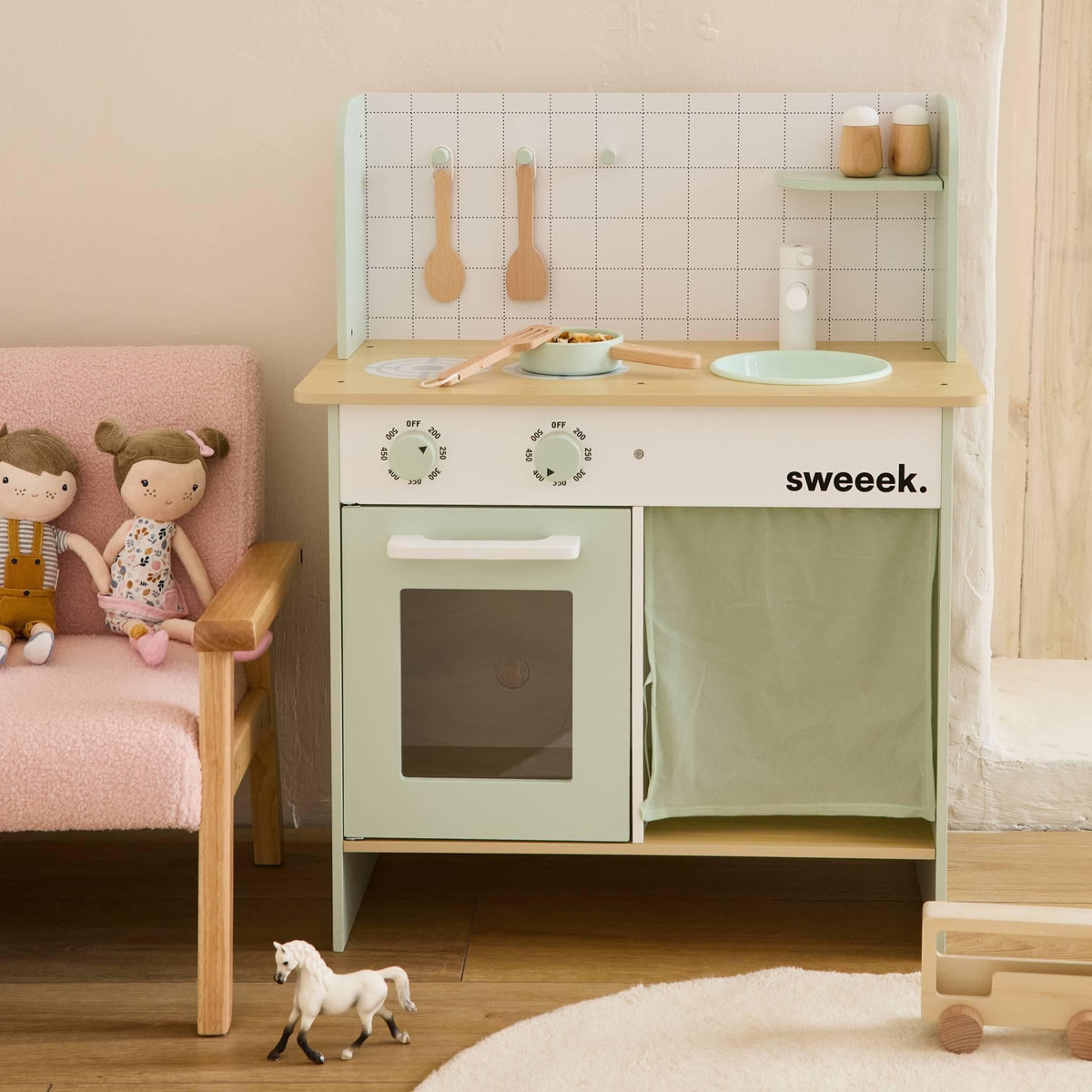 SWEEEK Cuisine en bois vert céladon cocotte pour enfant avec accessoires