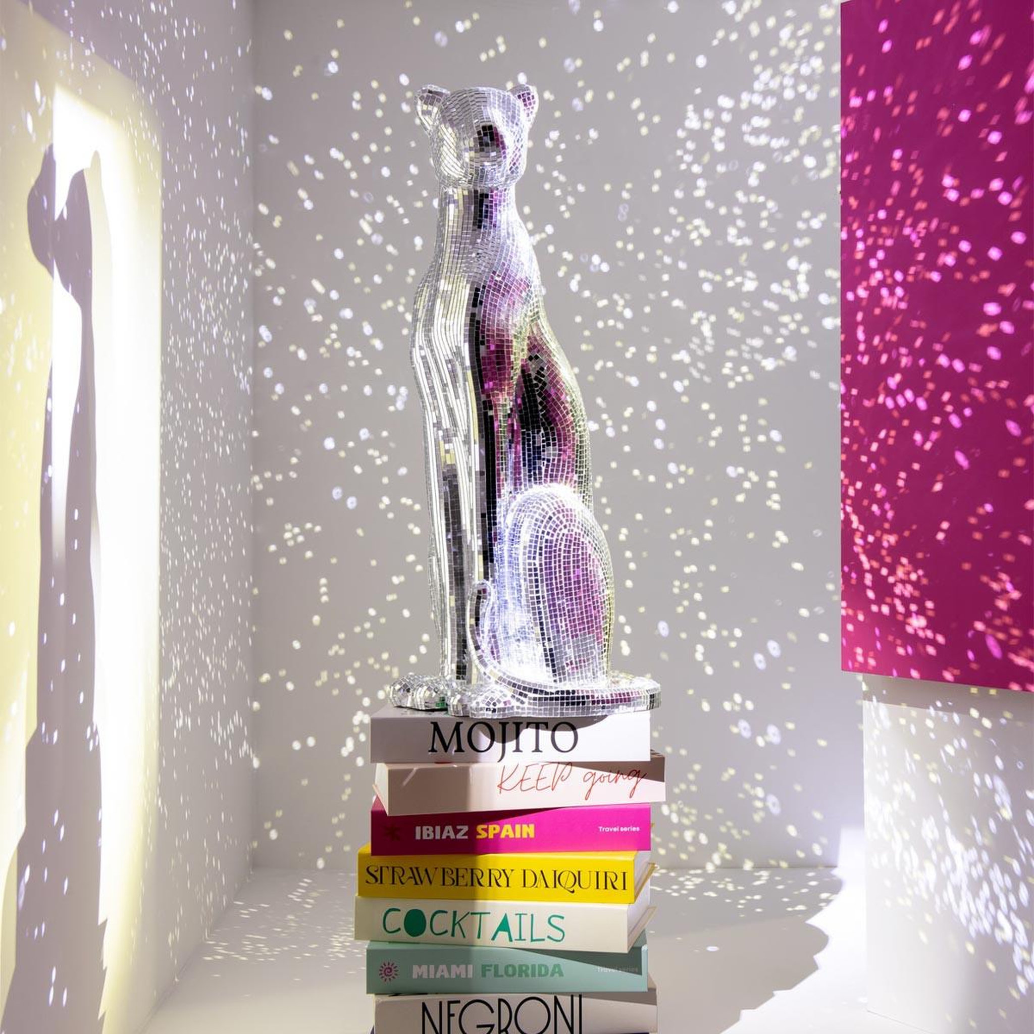 Voir la diapositive 5 : J-LINE Statue déco léopard  disco  62cm argent