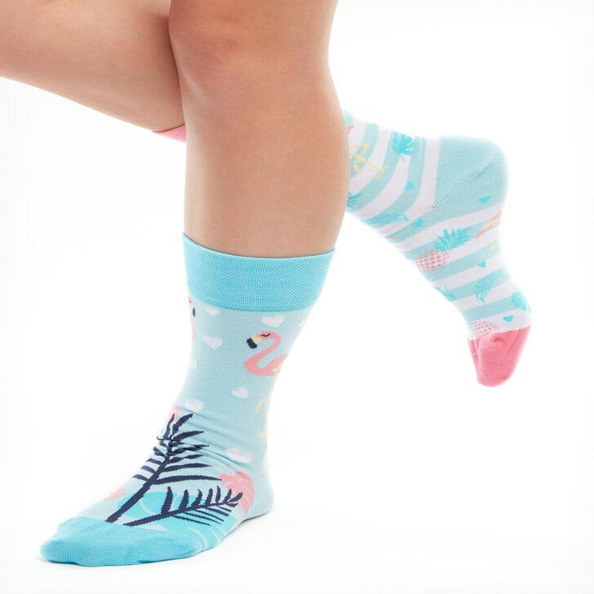 Voir la diapositive 2 : DEDOLES Chaussettes flamants roses amoureux