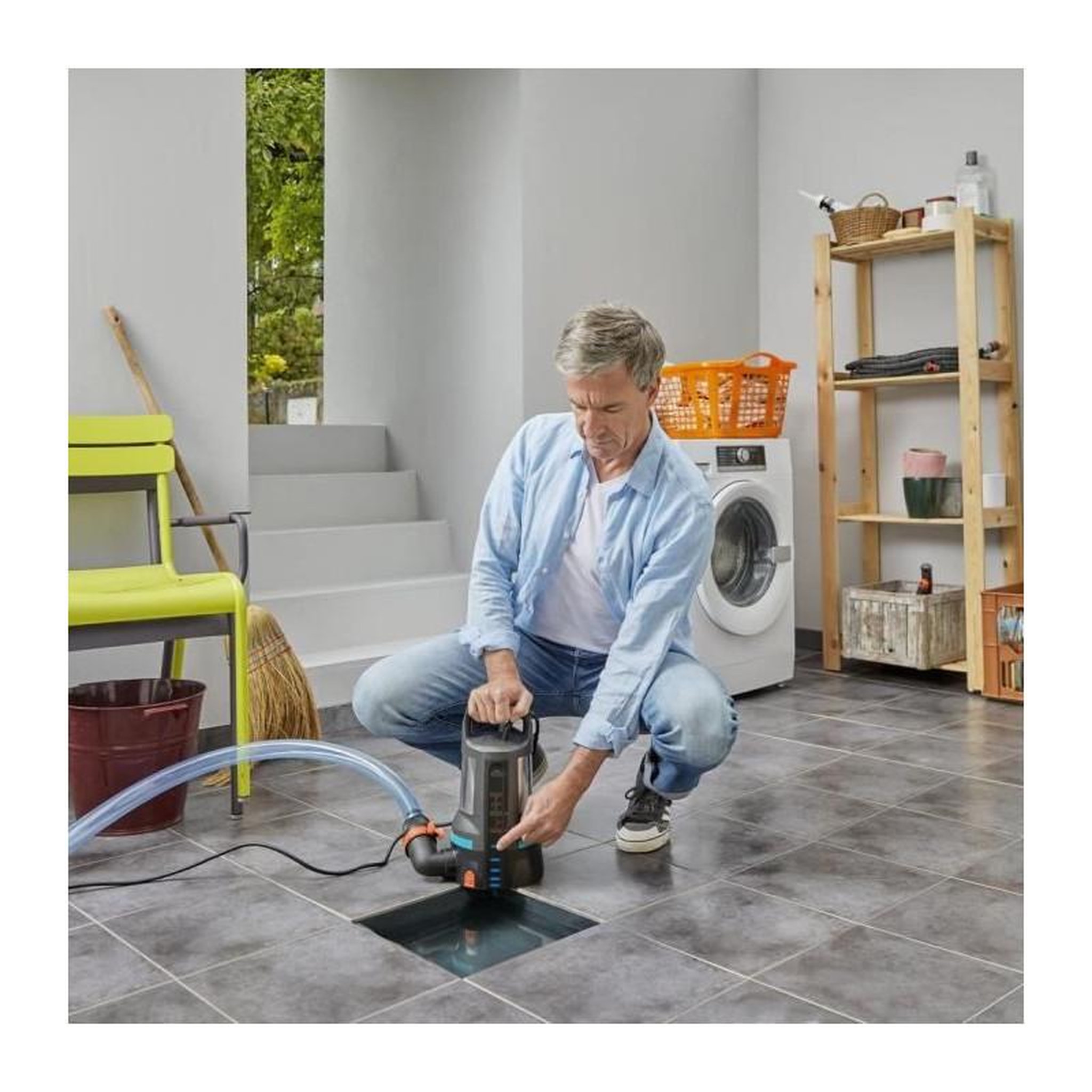 Voir la diapositive 2 : Gardena GARDENA Pompe devacuation eaux claires 17000 Aquasensor