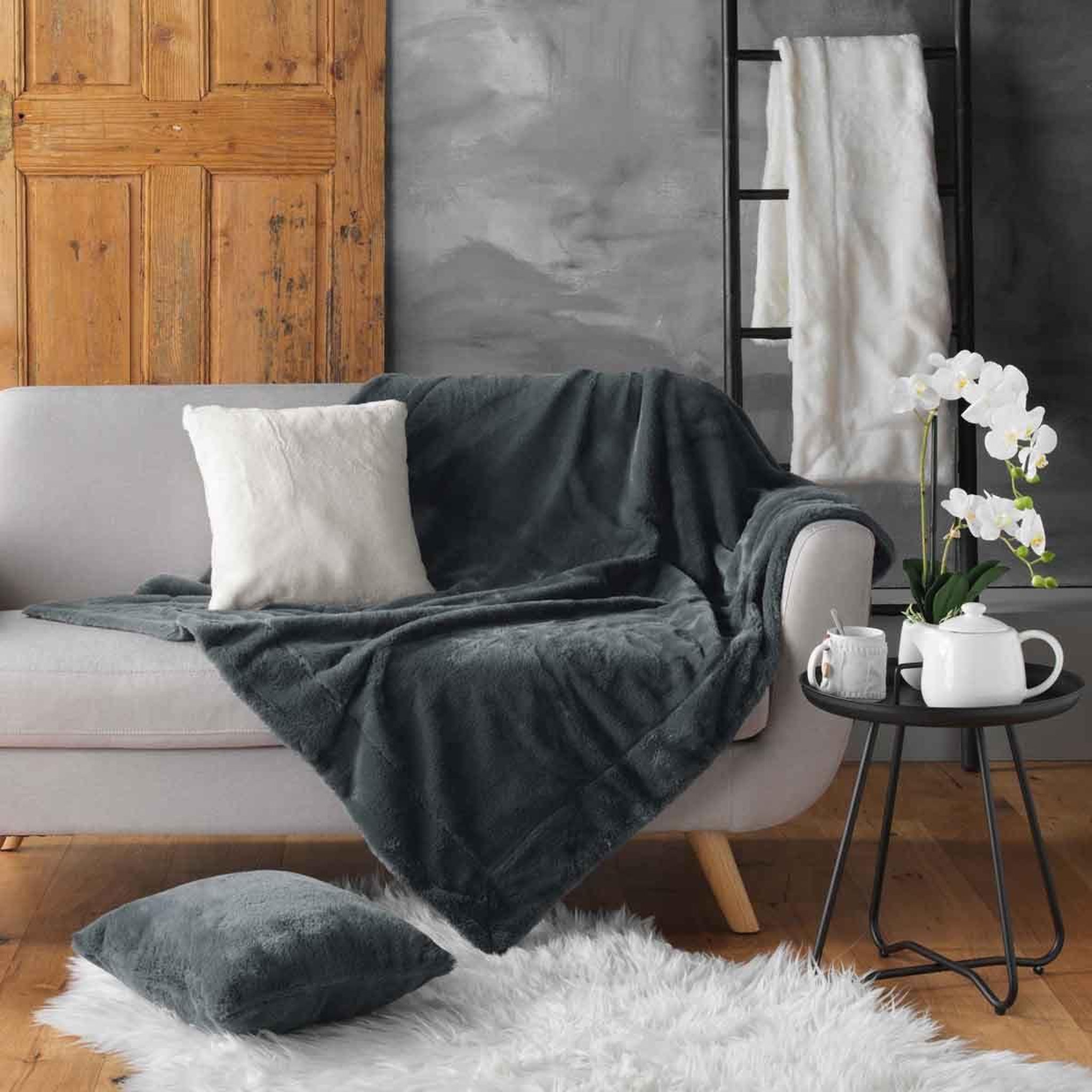 Voir la diapositive 4 : Douceur d'Intérieur Plaid imitation fourrure  caresse  125x150cm naturel