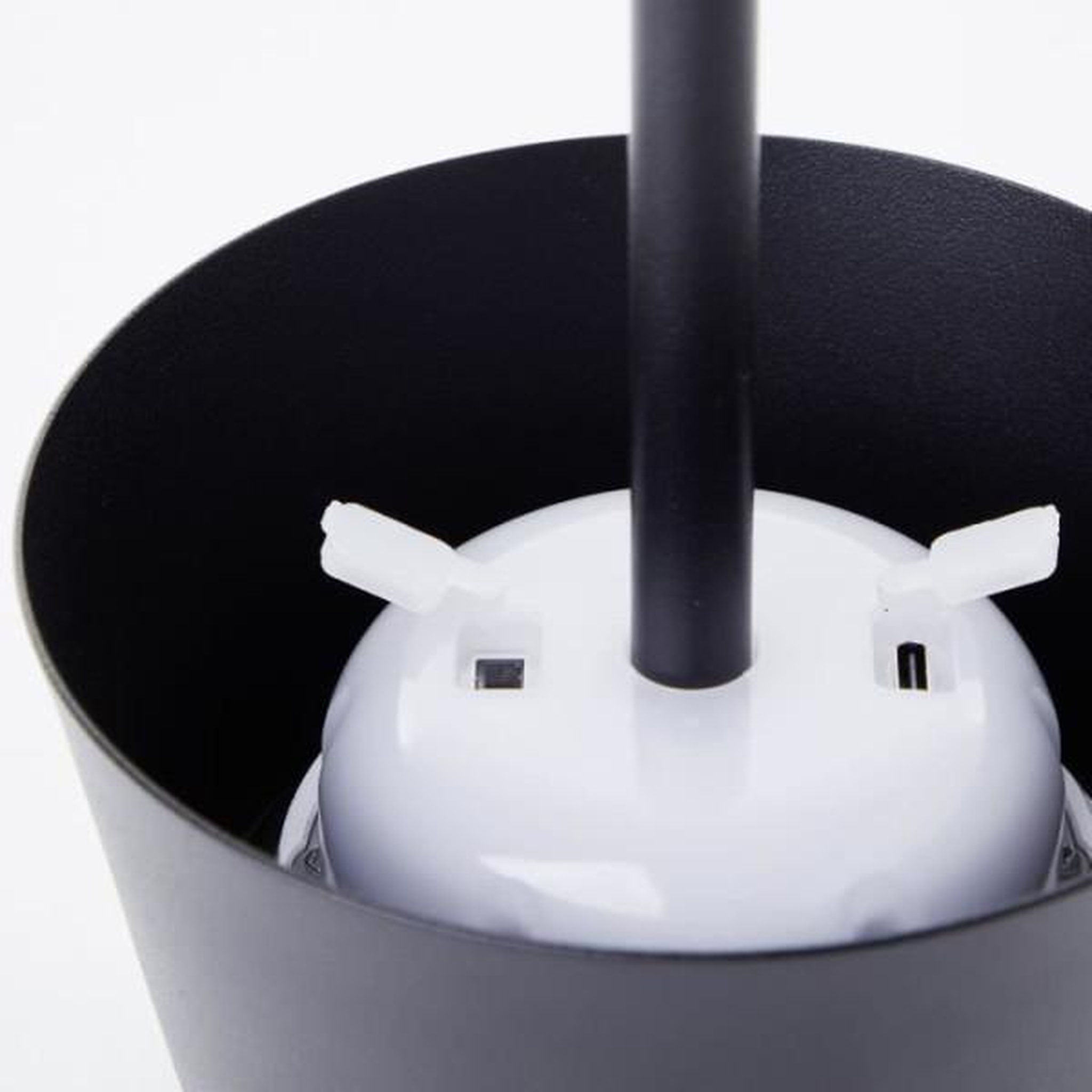 Voir la diapositive 3 : BRILLIANT Lampe de table d'extérieur - BRILLIANT - PICCO - LED et solaire - Métal et plastique - 5 W - Noir dépoli