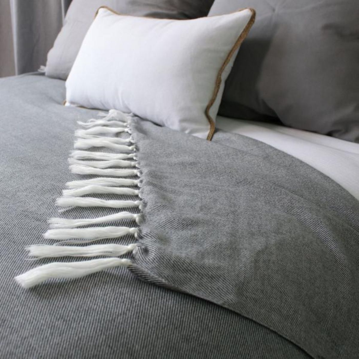 Paris Prix Plaid Uni à Franges XL  Dobby  180x220cm Gris Foncé