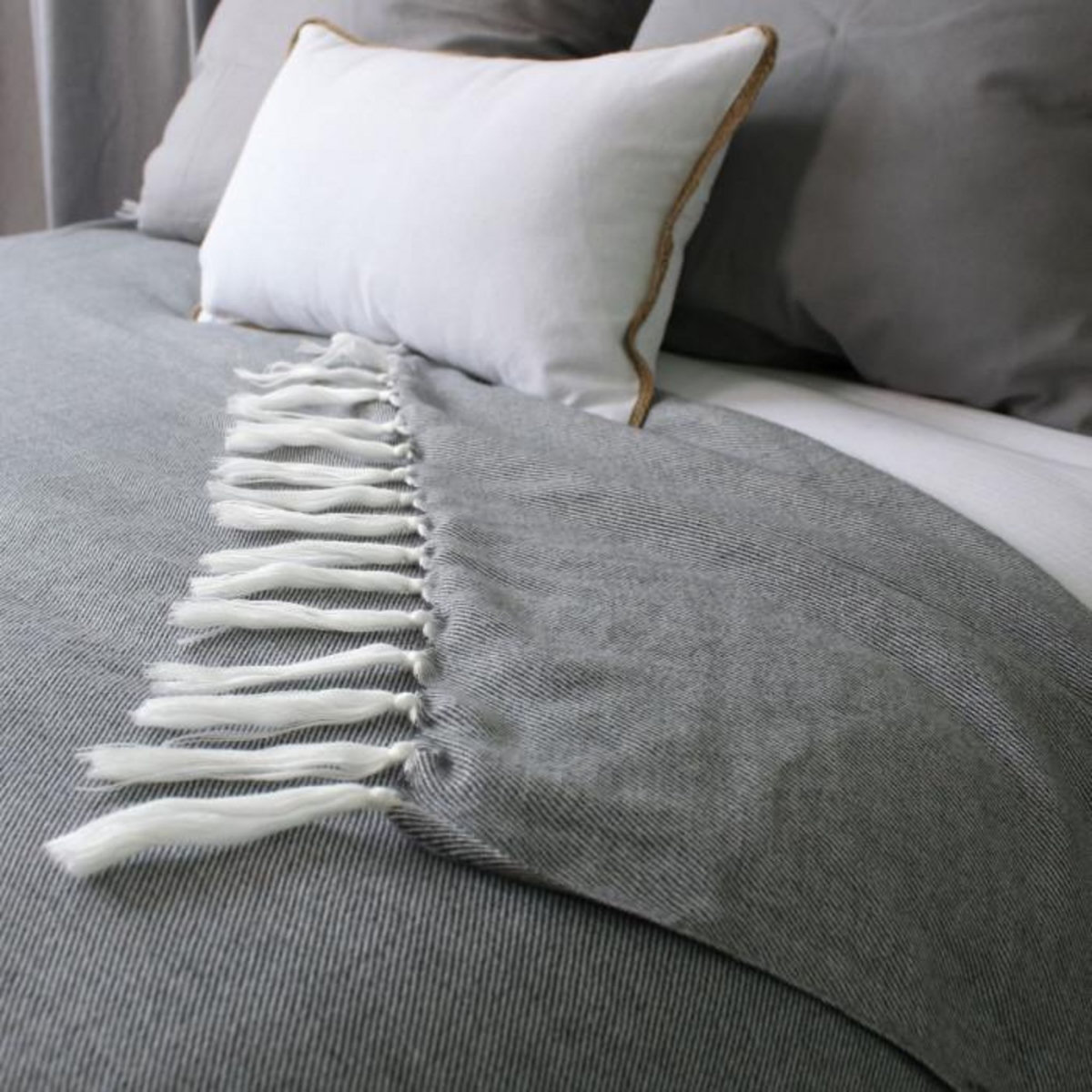 Paris Prix Plaid Uni à Franges XL  Dobby  180x220cm Gris Foncé