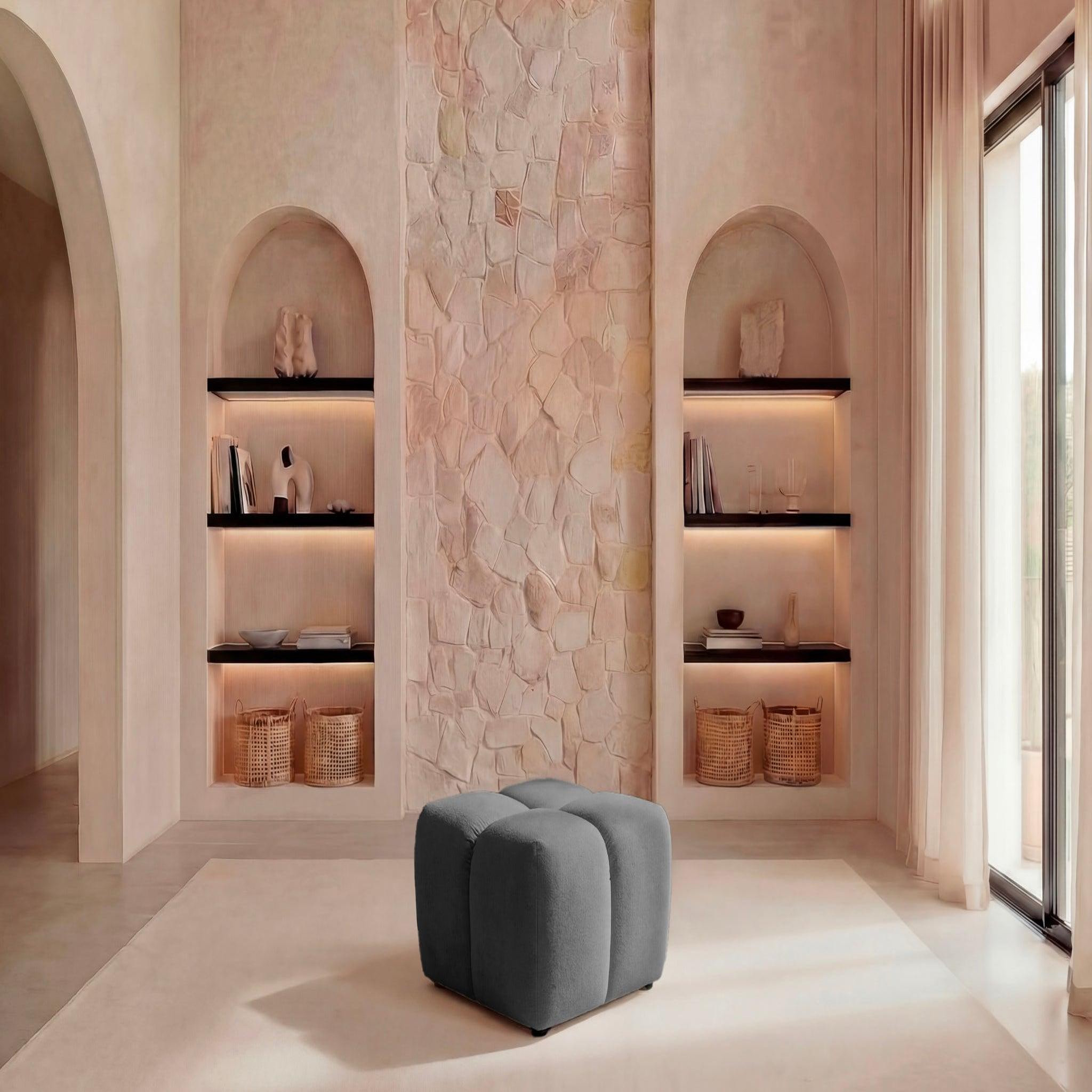 Voir la diapositive 2 : CASANOVA PARIS Maria - pouf en tissu lisse