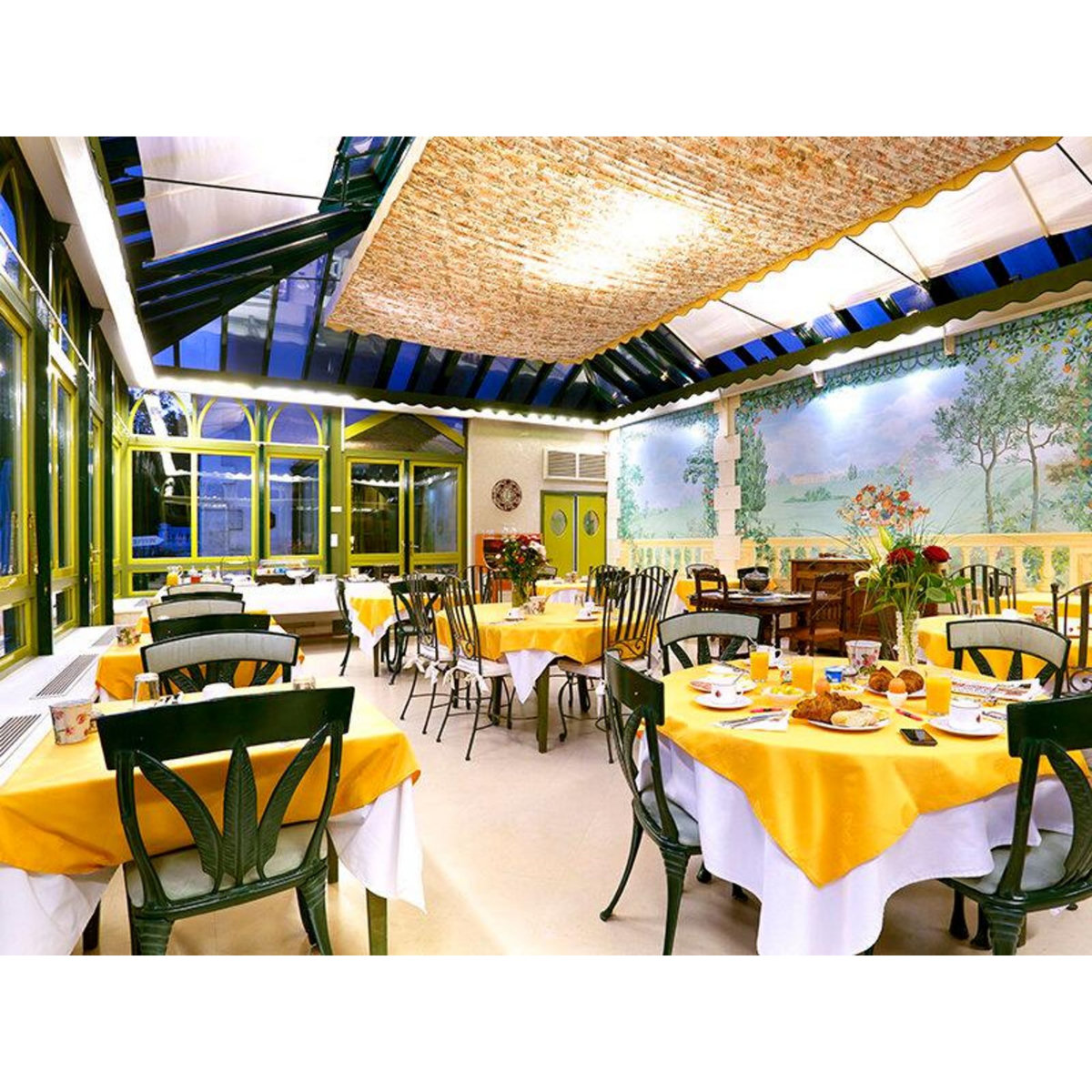 Smartbox Escale prestigieuse de 3 jours en château 4* avec accès au bain bouillonnant près de Blois - Coffret Cadeau Séjour