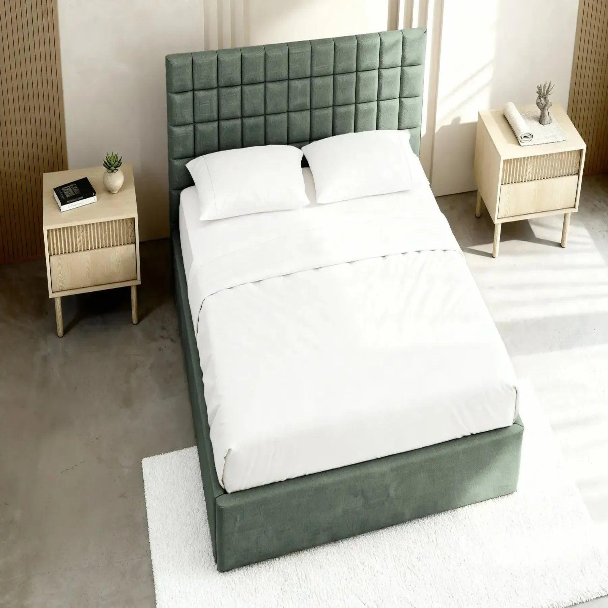 Voir la diapositive 5 : CASANOVA PARIS Thelma - lit coffre tissu velours vert