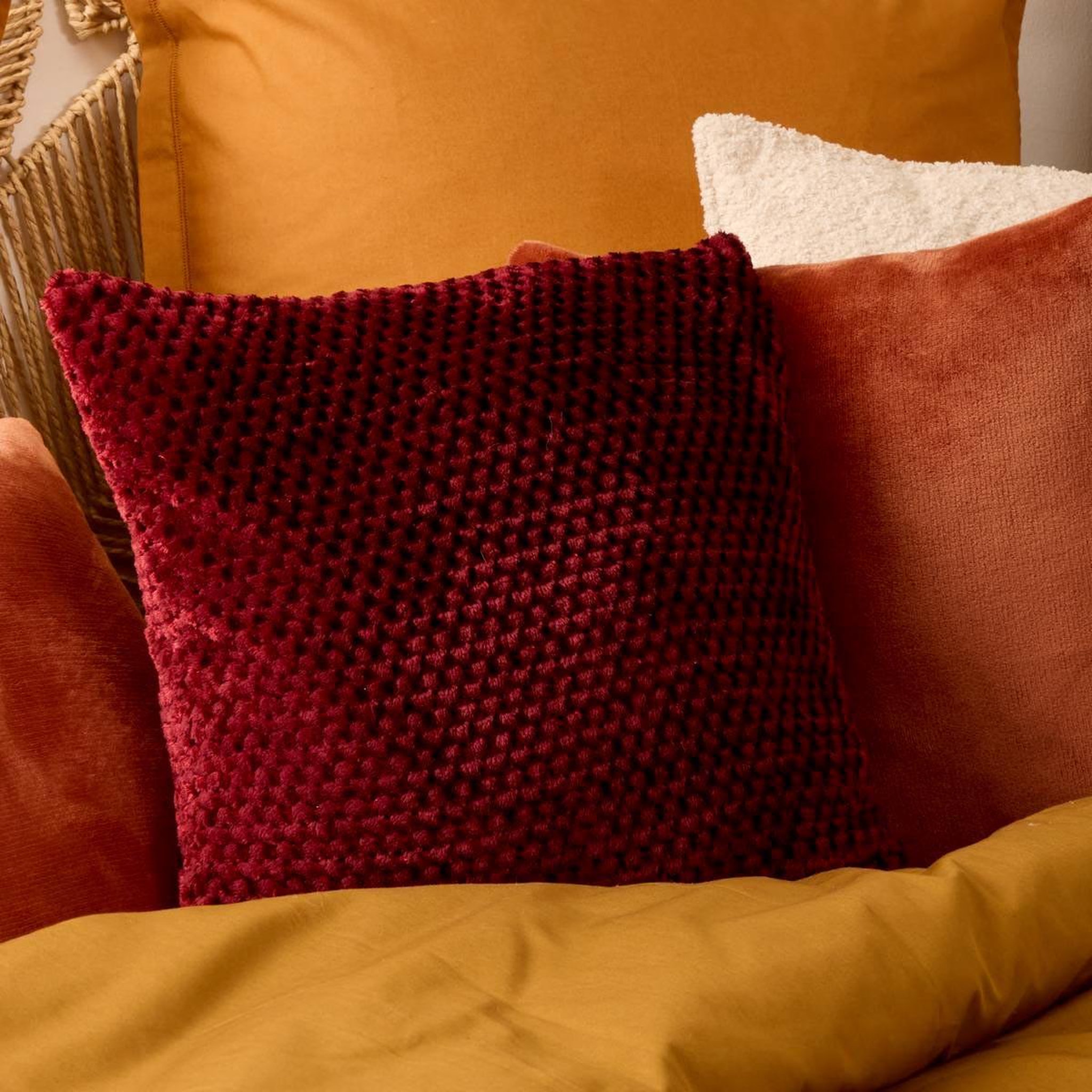 Voir la diapositive 3 : ATMOSPHERA Coussin jacquard en flanelle  lyno  40x40cm rouge grenat