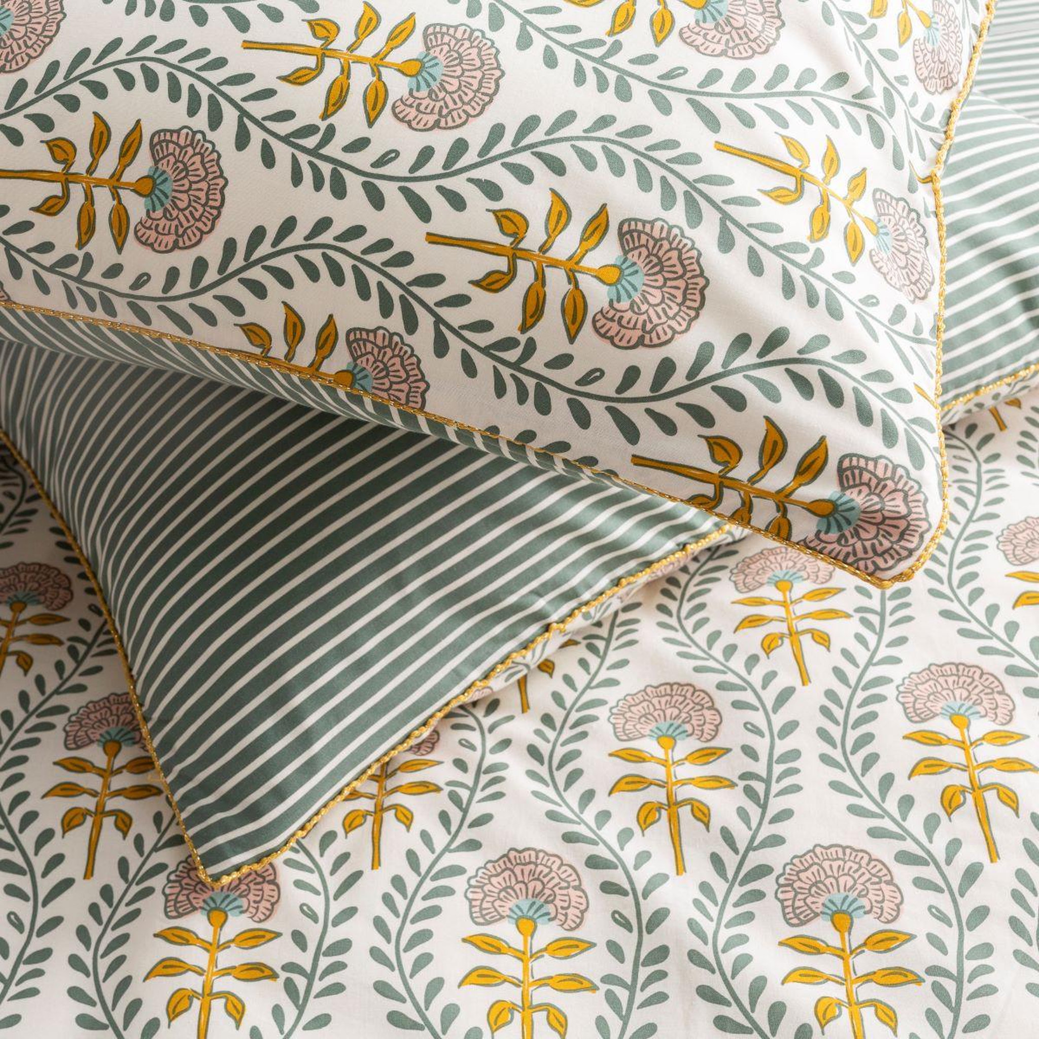 Voir la diapositive 2 : FUTURE HOME Parure de lit 2 personnes floral charme rayé