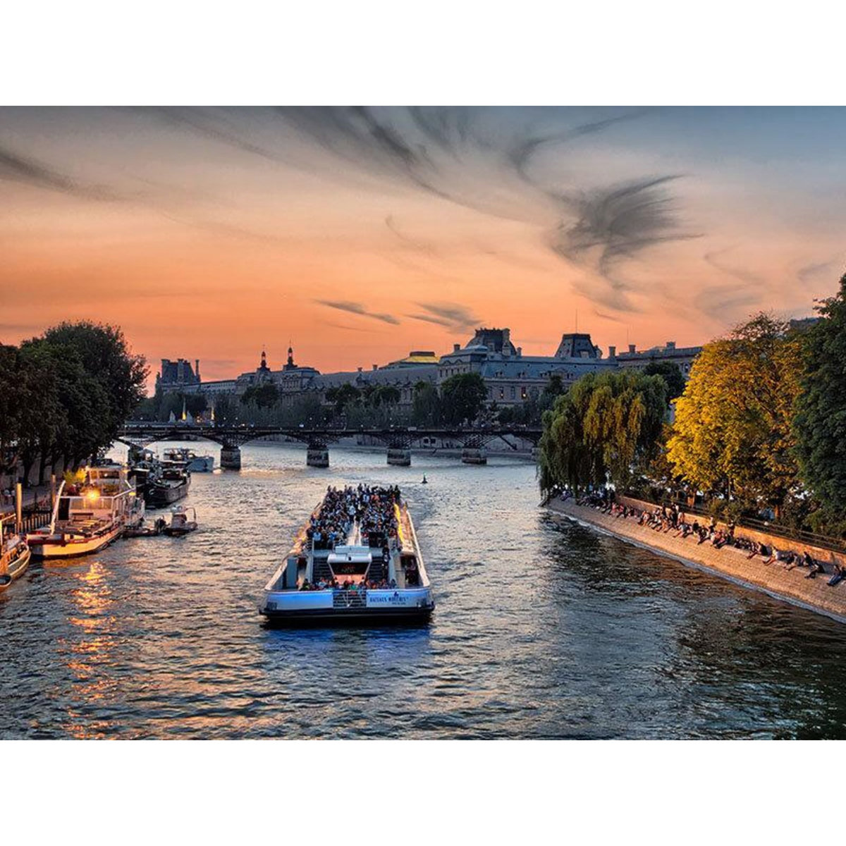 Smartbox Un accès de 2h au sommet de la Tour Eiffel et une croisière sur la Seine - Coffret Cadeau Multi-thèmes