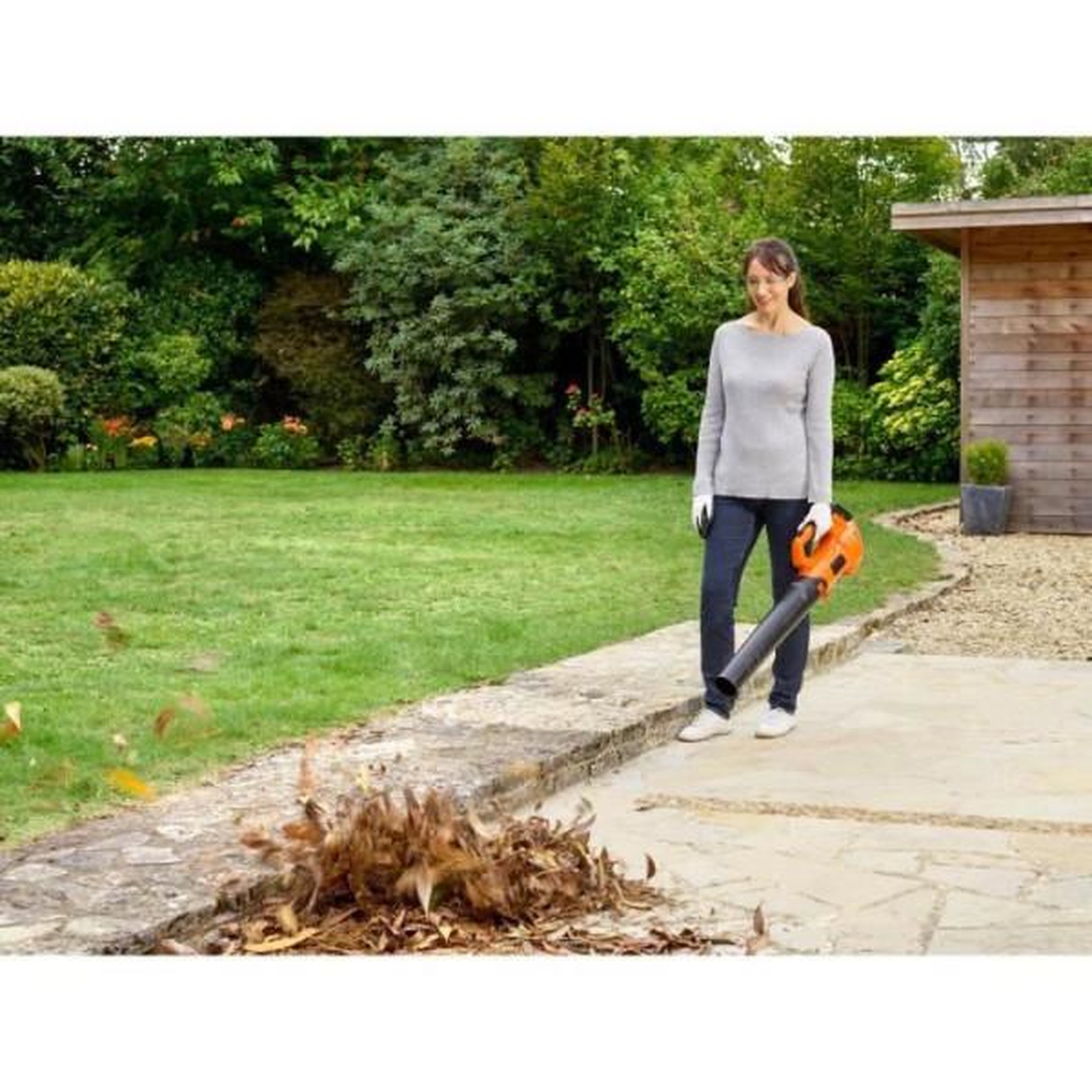 Voir la diapositive 5 : Black et Decker Souffleur axial sans fil BLACK+DECKER BCBL200L-QW - 18V - 2Ah - Débit d'air de 580m3/h + 1 batterie 18V - 2Ah + 1 chargeur 2Ah
