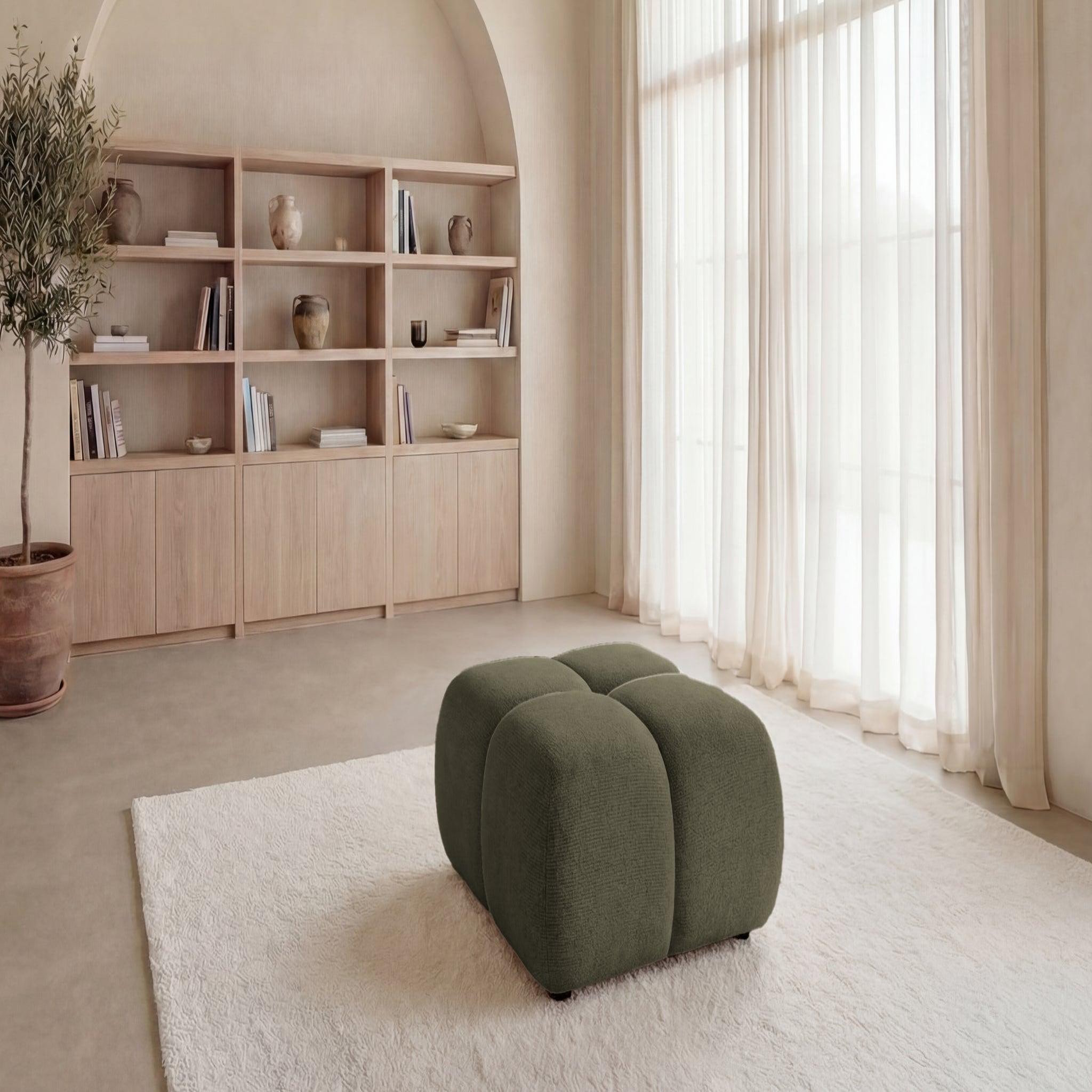 Voir la diapositive 2 : CASANOVA PARIS Constance - pouf en tissu chenille 72x72x43.5