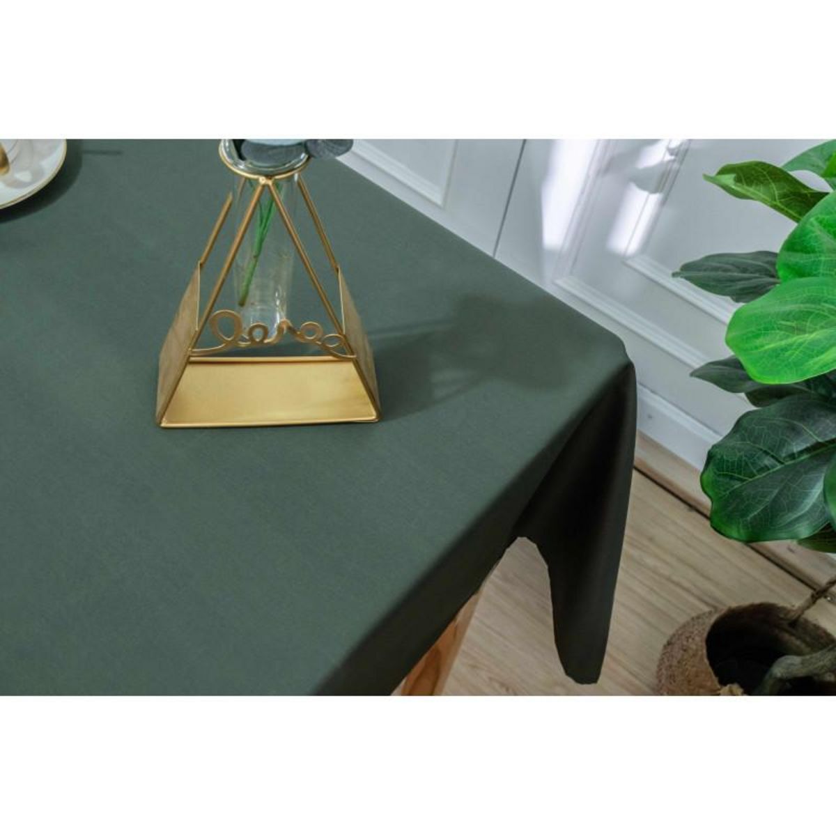 UNIVERS DECOR Nappe enduite avec traitement antitache Kaki rectangulaire 145 x 240 cm