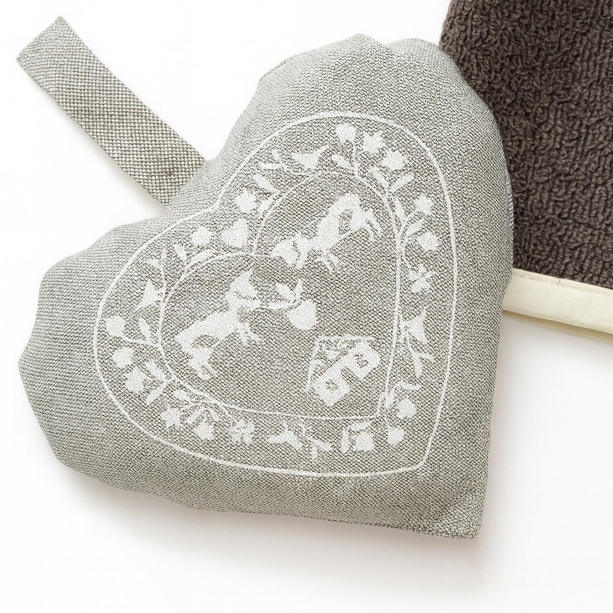 Voir la diapositive 2 : Les Ateliers du Linge Coeur deco montagne coeur