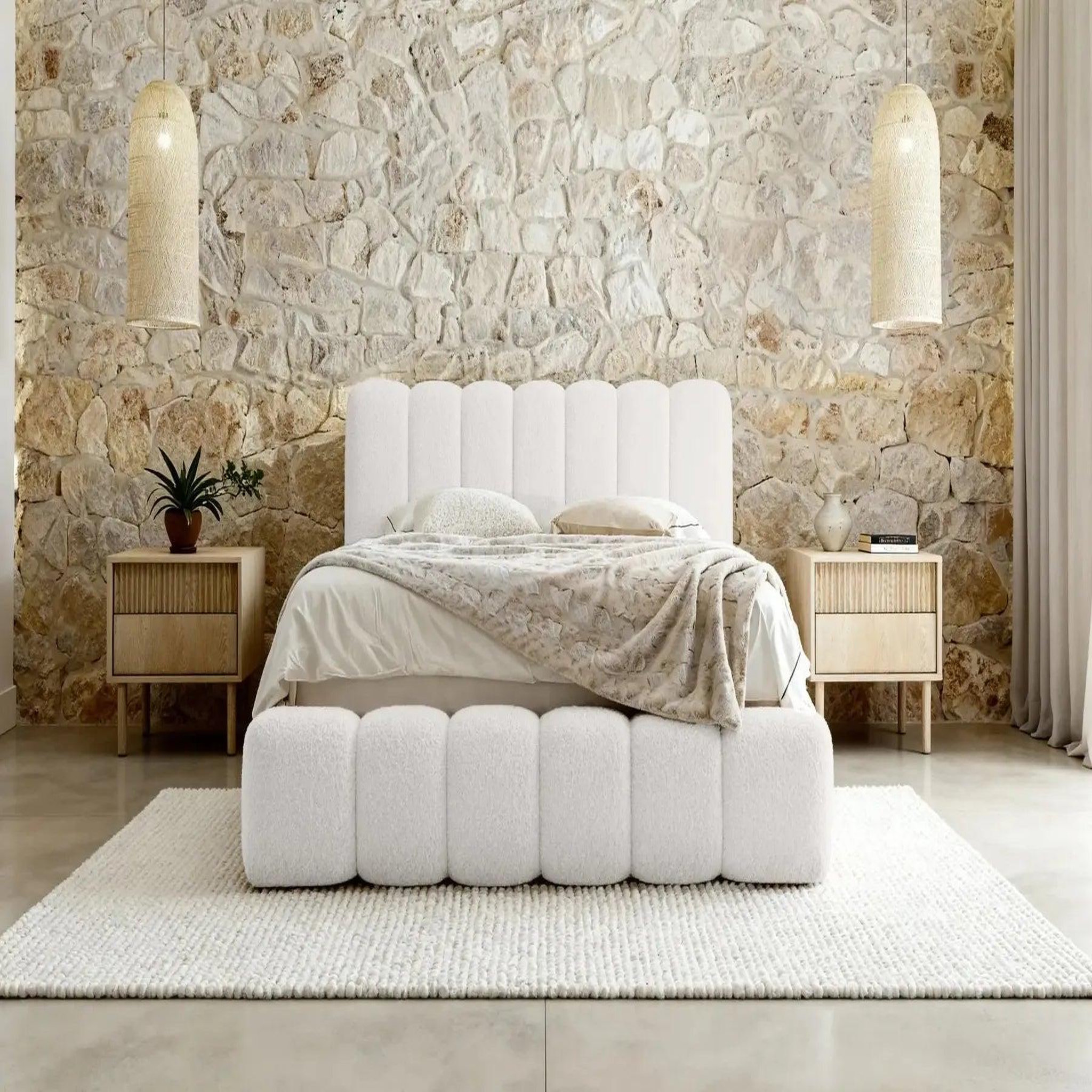 Voir la diapositive 6 : CASANOVA PARIS Garance - lit coffre tissu chenille