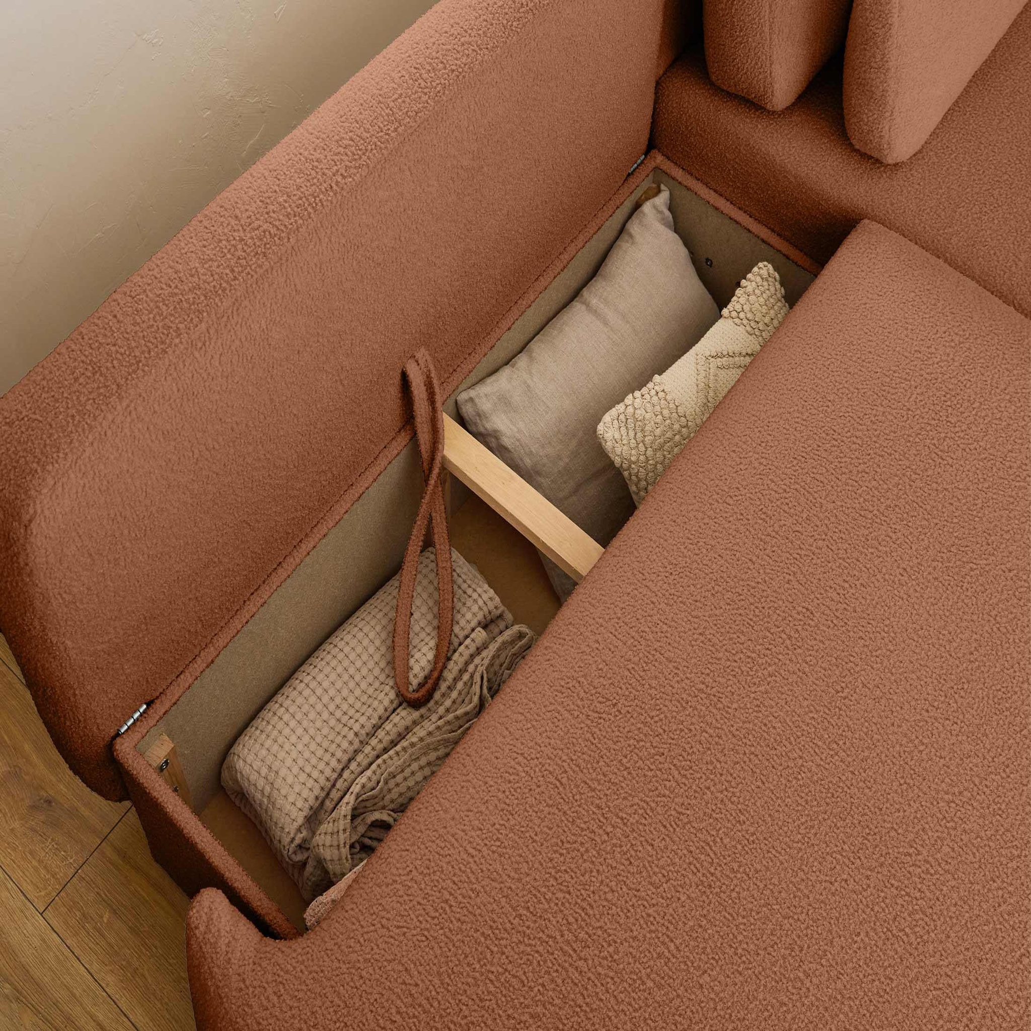 Voir la diapositive 3 : LISA DESIGN Mahina - canapé d'angle droit - 4 places - convertible avec coffre - en tissu bouclette