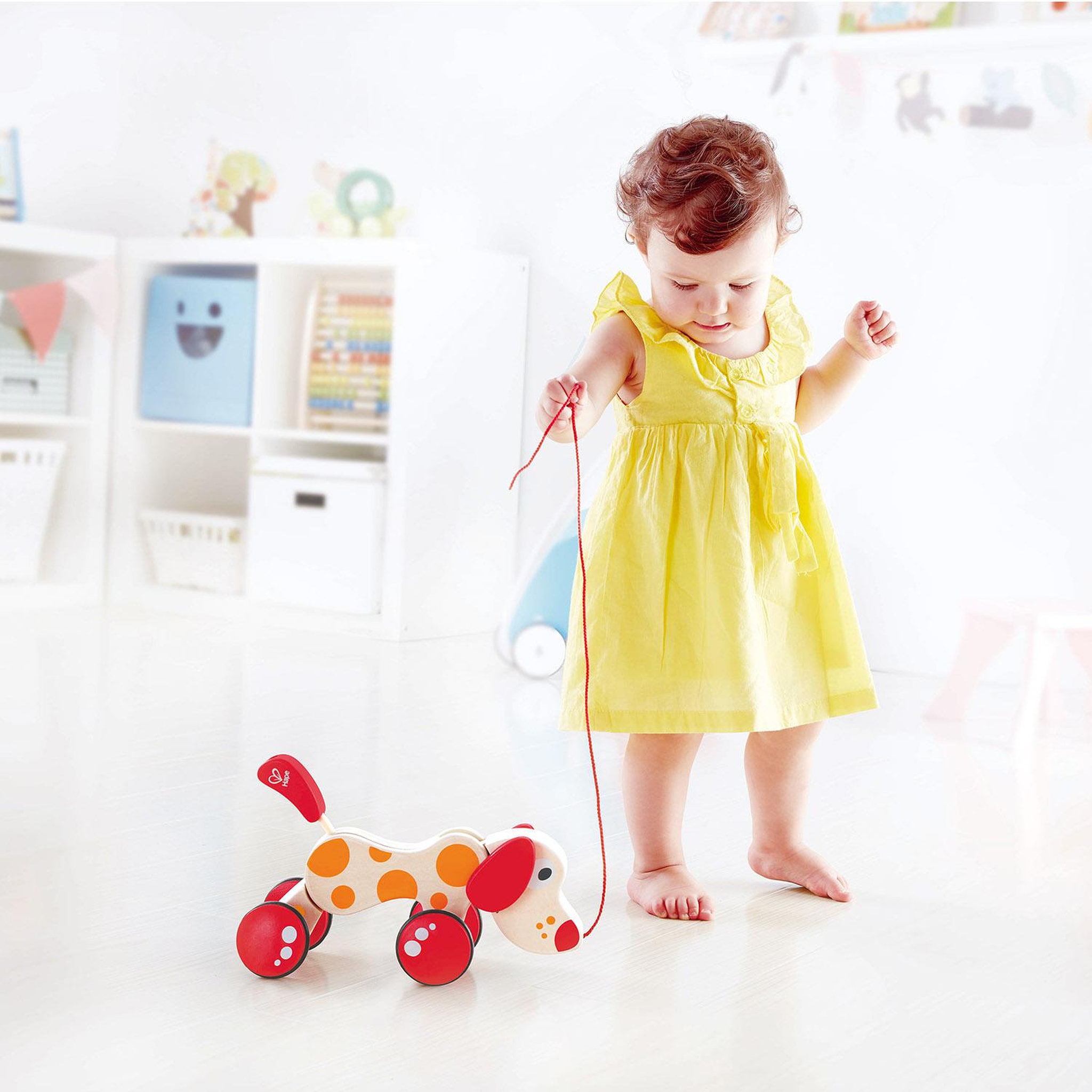 Voir la diapositive 4 : Hape Puppy le chiot en bois a promener