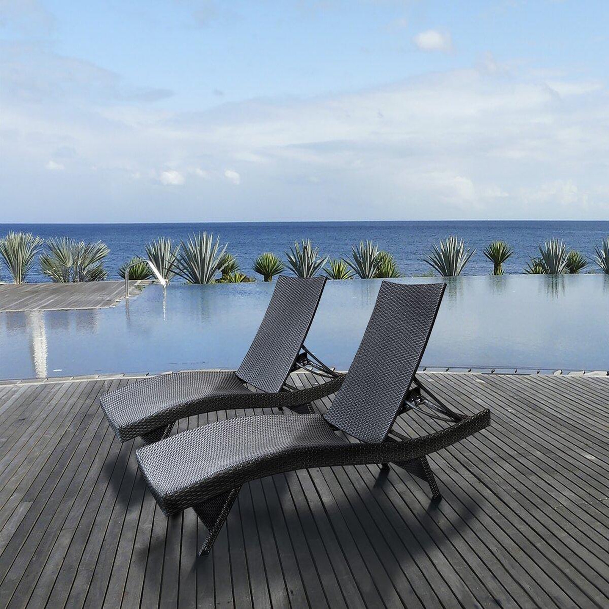 Voir la diapositive 2 : Habitat et Jardin Lot de 2 bains de soleil en résine tressée   Arthur  - Marron