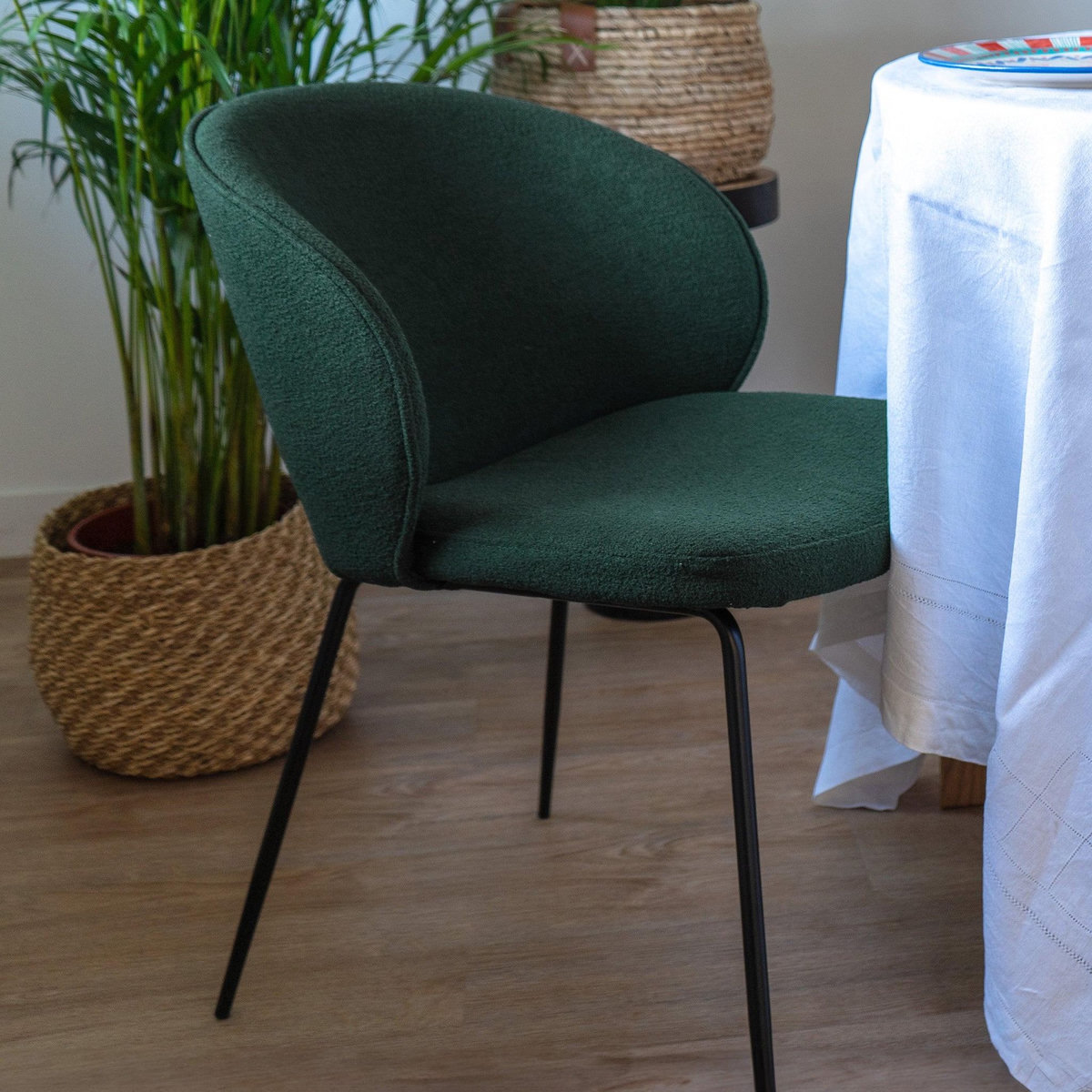 Rendez vous déco Lot de 2 chaises vertes en tissu bouclette et pied en métal-Groom