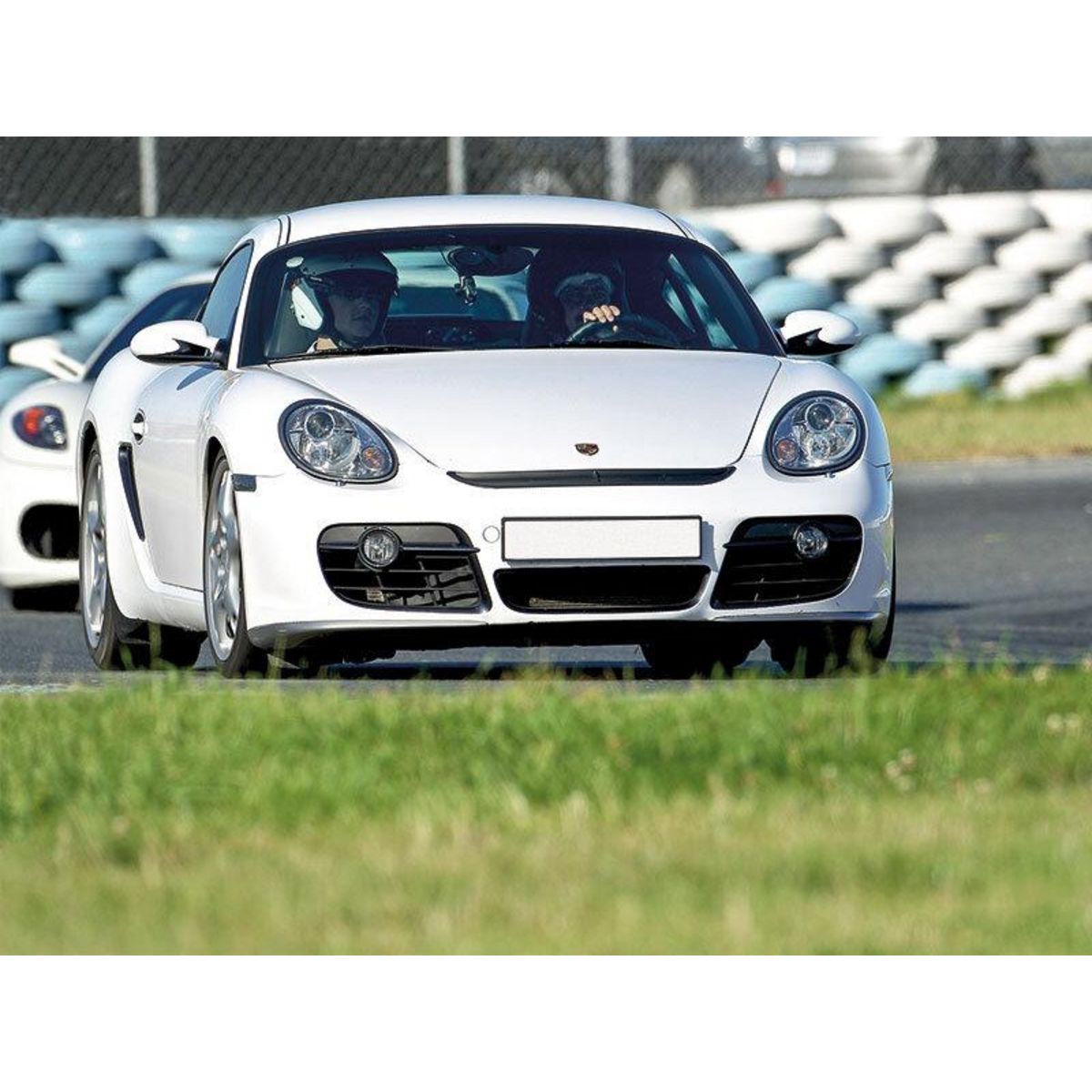 Smartbox Stage de pilotage : 3 tours sur le circuit du Luc en Porsche Cayman - Coffret Cadeau Sport & Aventure