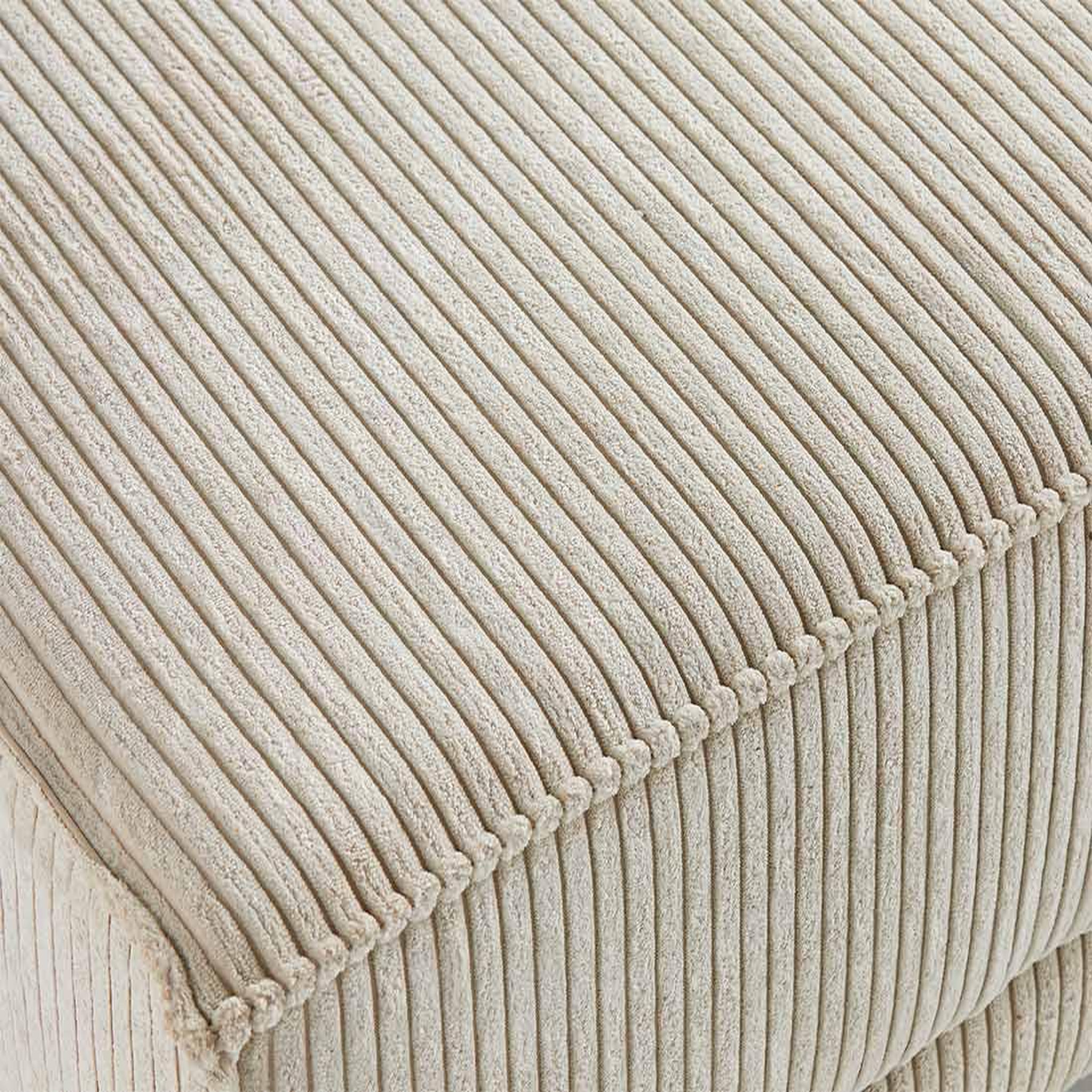 Voir la diapositive 4 : BEST MOBILIER Charlie - pouf - pieds hauts - en velours côtelé