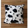 Voir la diapositive 3 : Coussin en velours déhoussable imitation fourrure vache