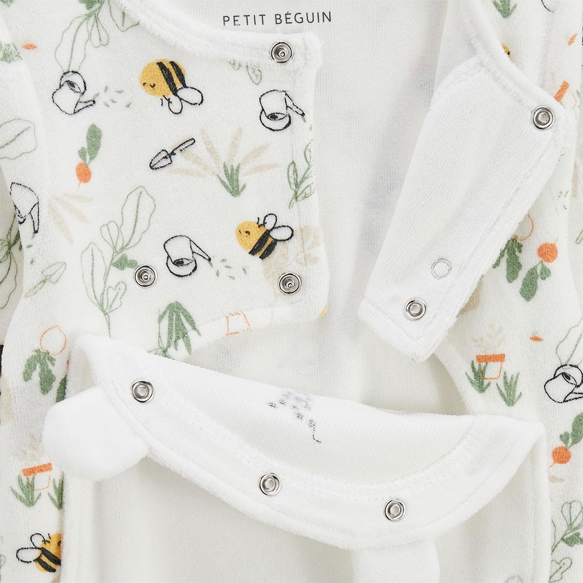 Voir la diapositive 4 : Petit Béguin Pyjama bébé en velours ouverture pont eden