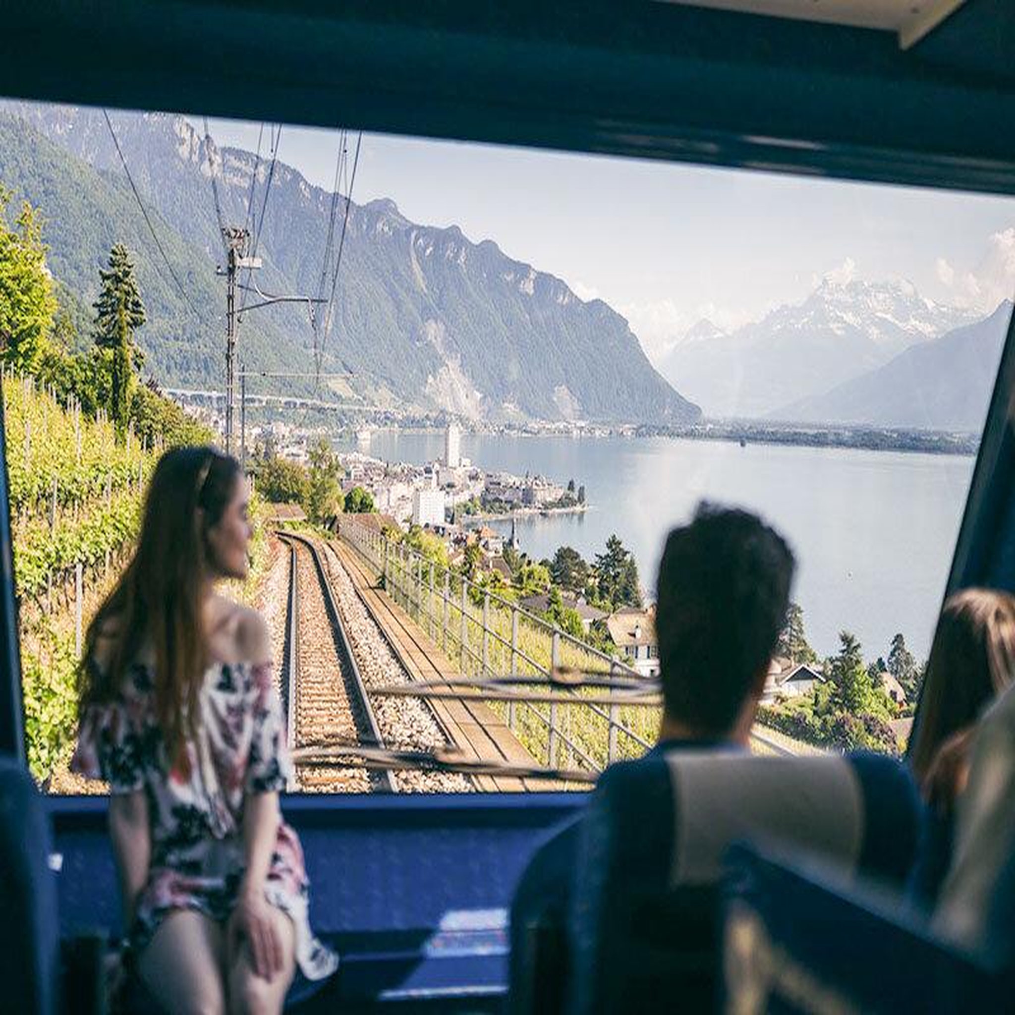 Voir la diapositive 6 : Smartbox Voyage en europe : pass interrail global continu 7 jours avec nuit en hôtel - coffret cadeau multi-thèmes
