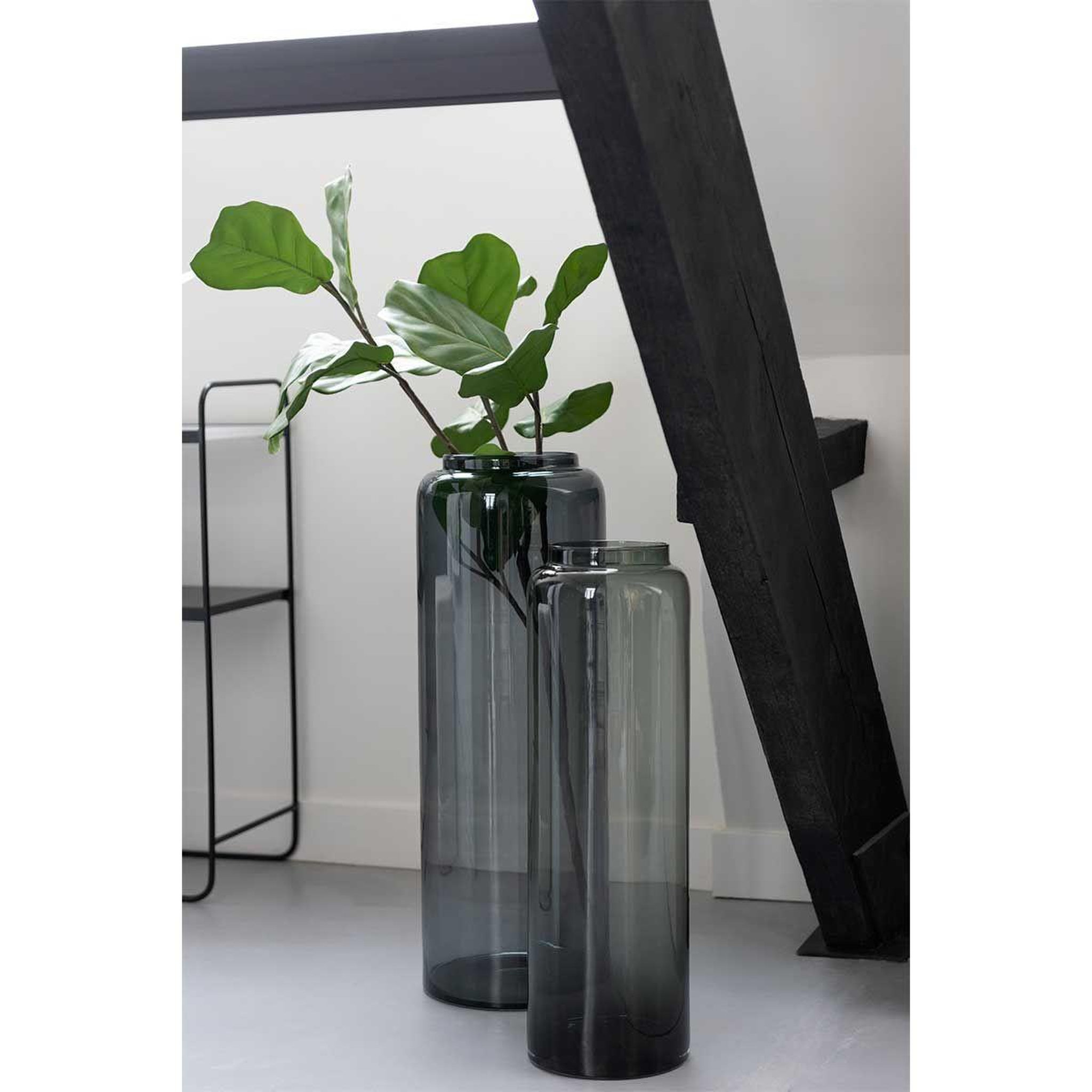 Voir la diapositive 2 : J-LINE Vase design en verre  droit long  60cm gris